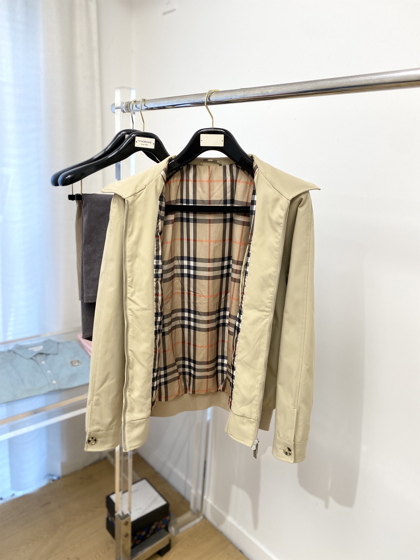 ￼巴宝莉、2025新品夹克外套，时尚帅气，胸前精致刺绣图案logo，简约百搭款，定制原版面料，不仅挺括，