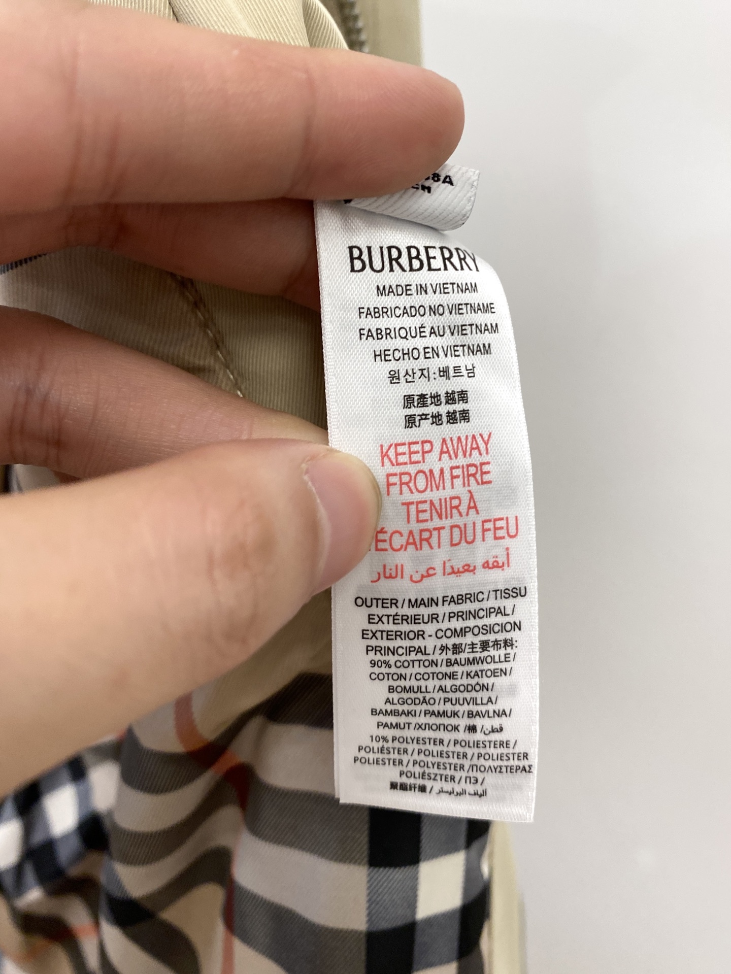 ￼巴宝莉、2025新品夹克外套，时尚帅气，胸前精致刺绣图案logo，简约百搭款，定制原版面料，不仅挺括，