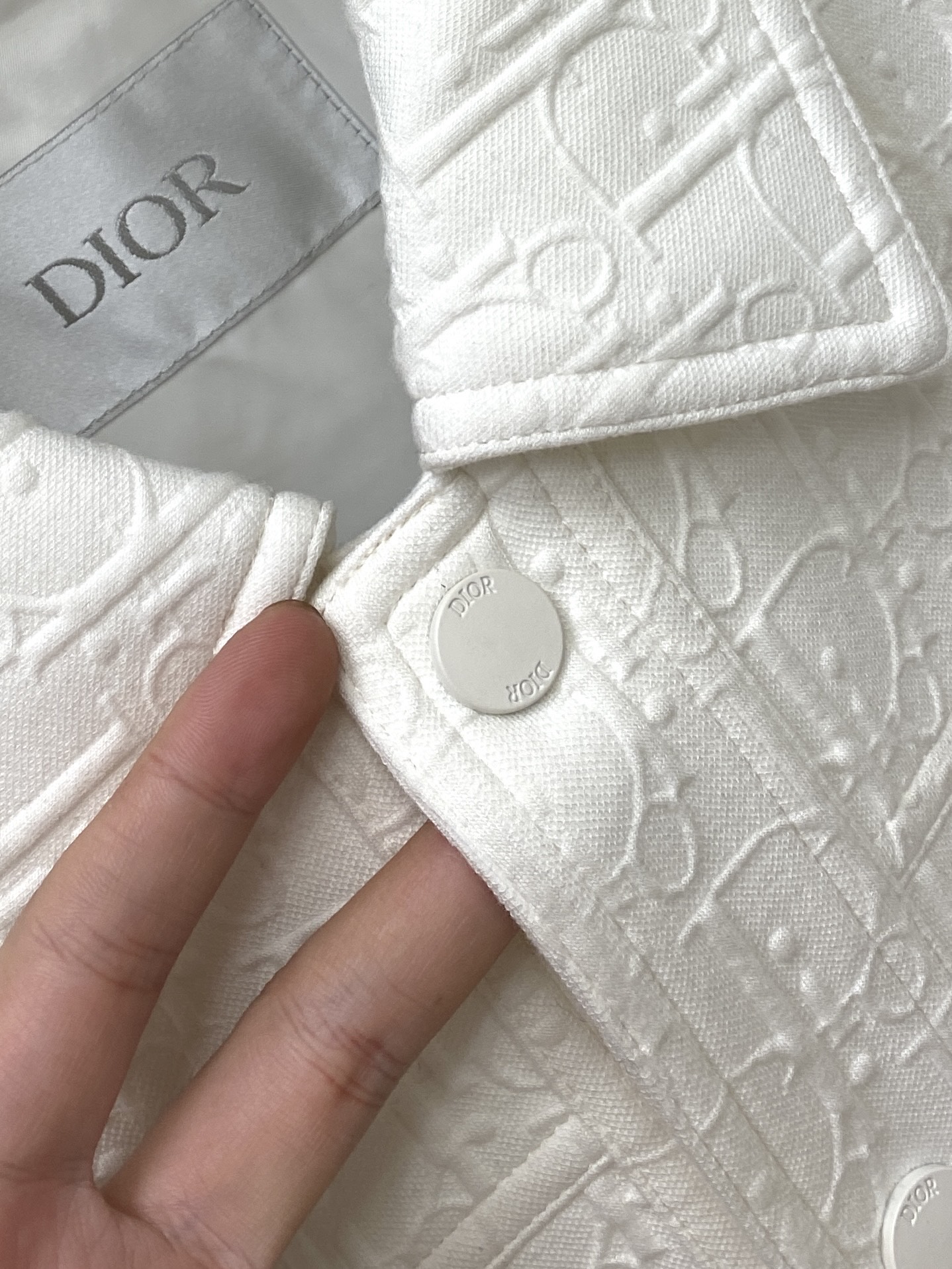 迪奥、2025新品夹克外套，时尚帅气，原版五金辅料logo，简约百搭款，定制原版面料，不仅挺括，保持潮流