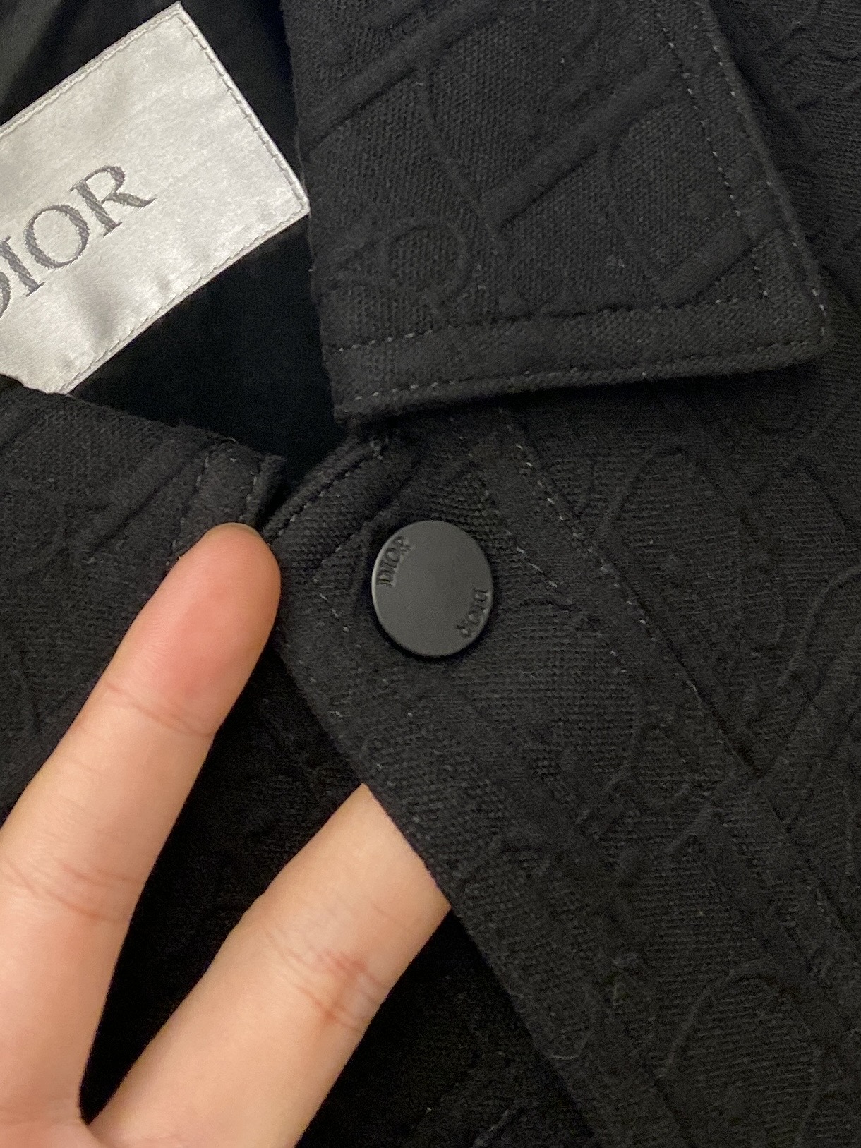 迪奥、2025新品夹克外套，时尚帅气，原版五金辅料logo，简约百搭款，定制原版面料，不仅挺括，保持潮流
