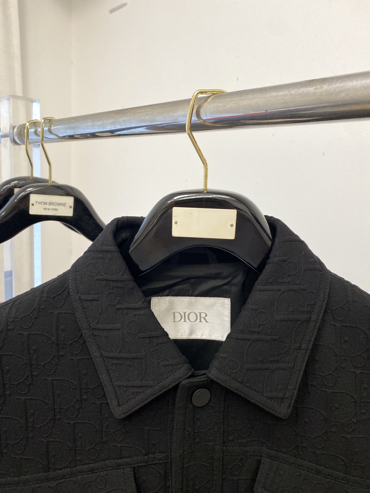 迪奥、2025新品夹克外套，时尚帅气，原版五金辅料logo，简约百搭款，定制原版面料，不仅挺括，保持潮流