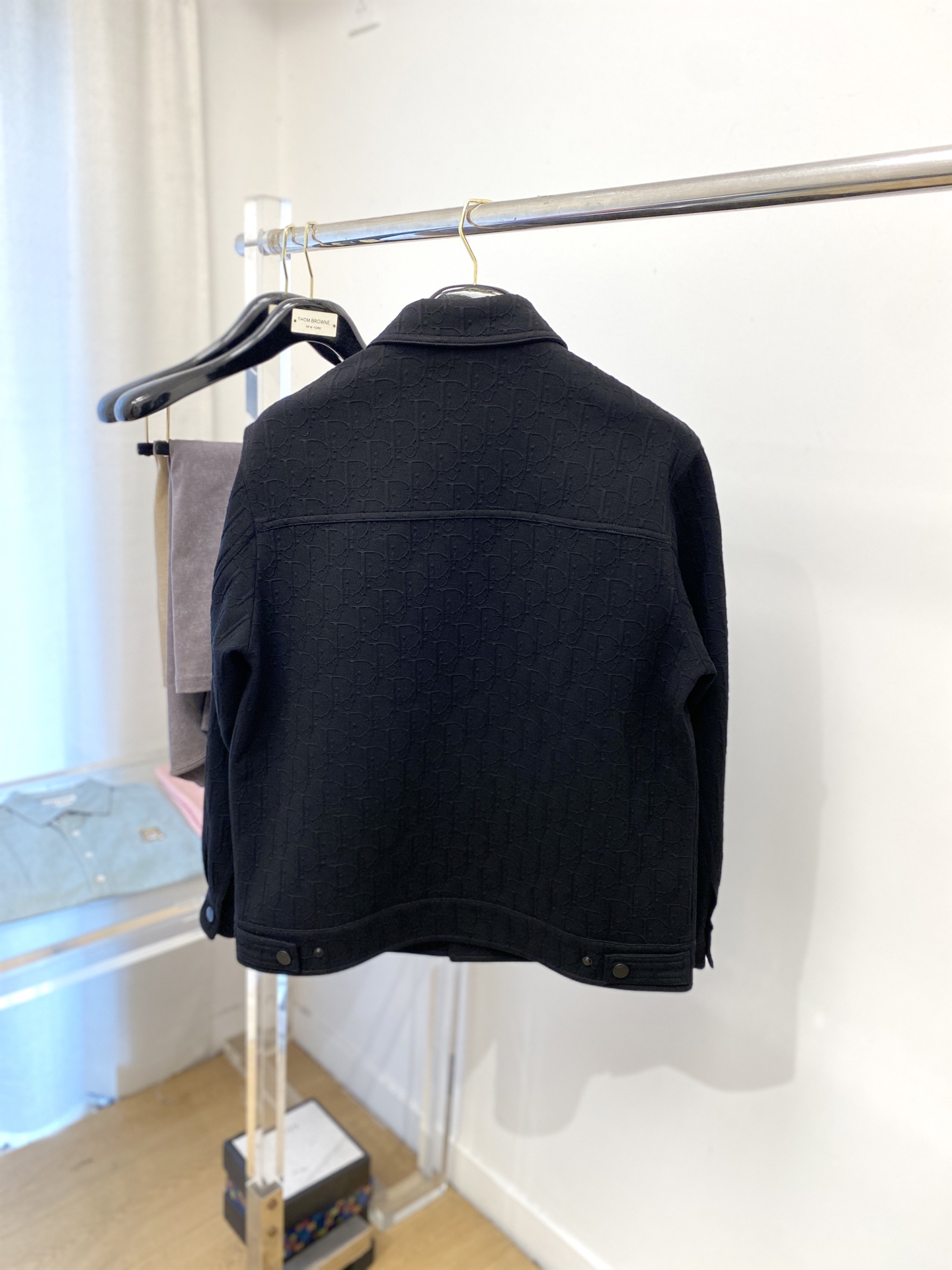 迪奥、2025新品夹克外套，时尚帅气，原版五金辅料logo，简约百搭款，定制原版面料，不仅挺括，保持潮流