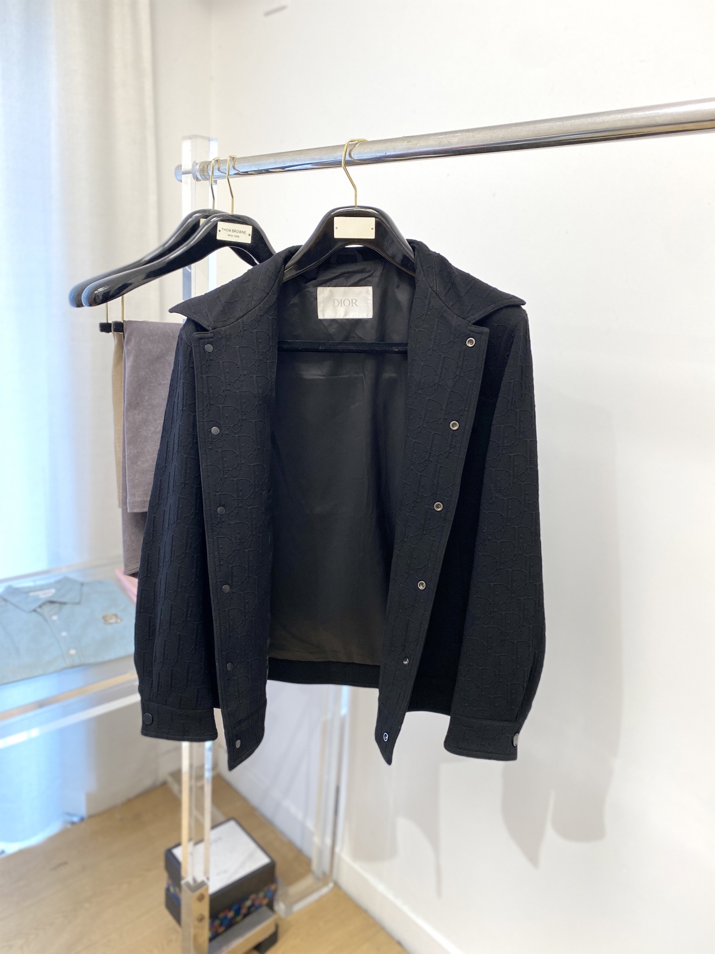 迪奥、2025新品夹克外套，时尚帅气，原版五金辅料logo，简约百搭款，定制原版面料，不仅挺括，保持潮流