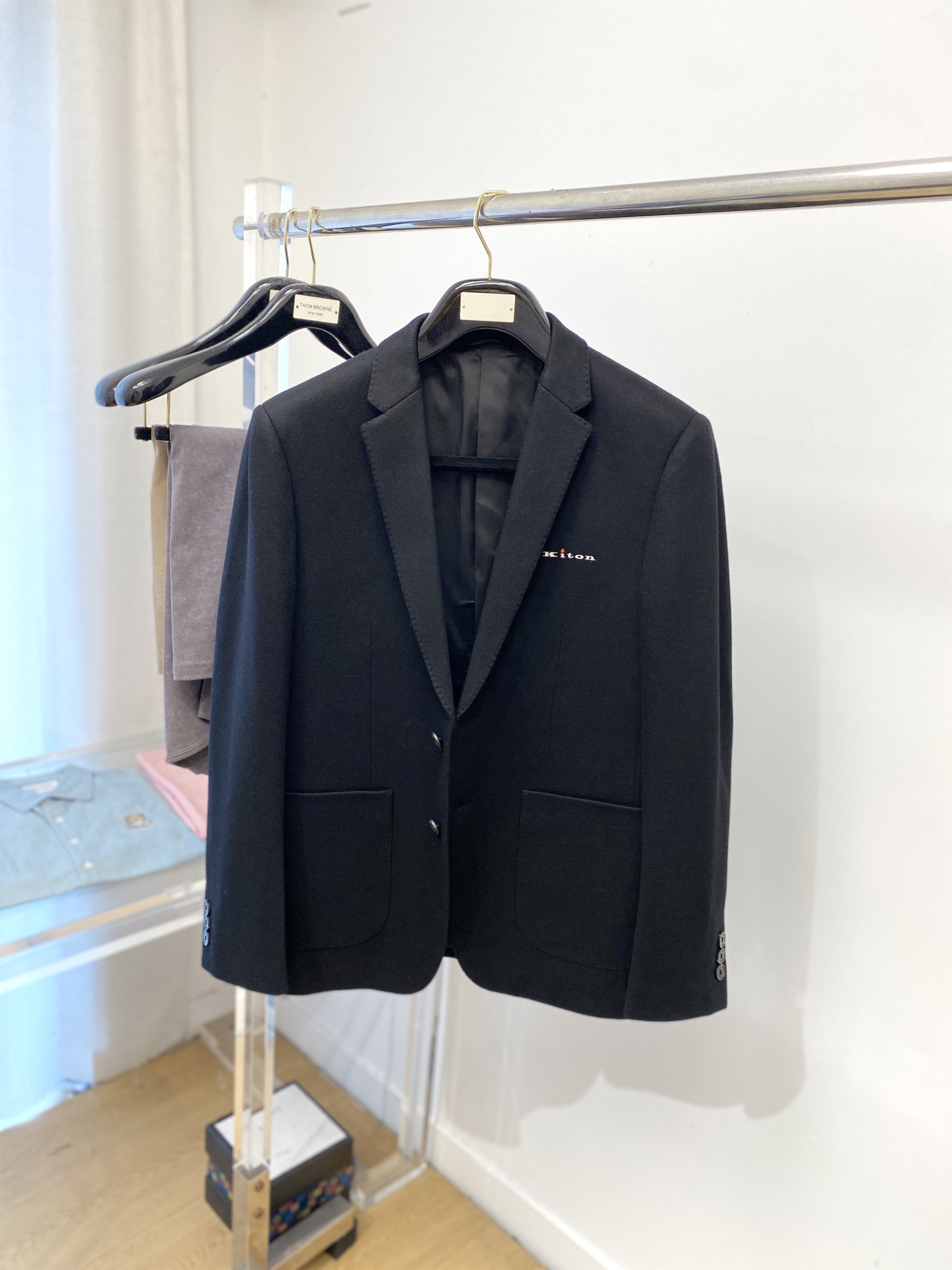 Kiton、2025新品西装外套，时尚帅气，简约百搭款，定制原版面料，不仅挺括，保持潮流的廓形，又穿着舒