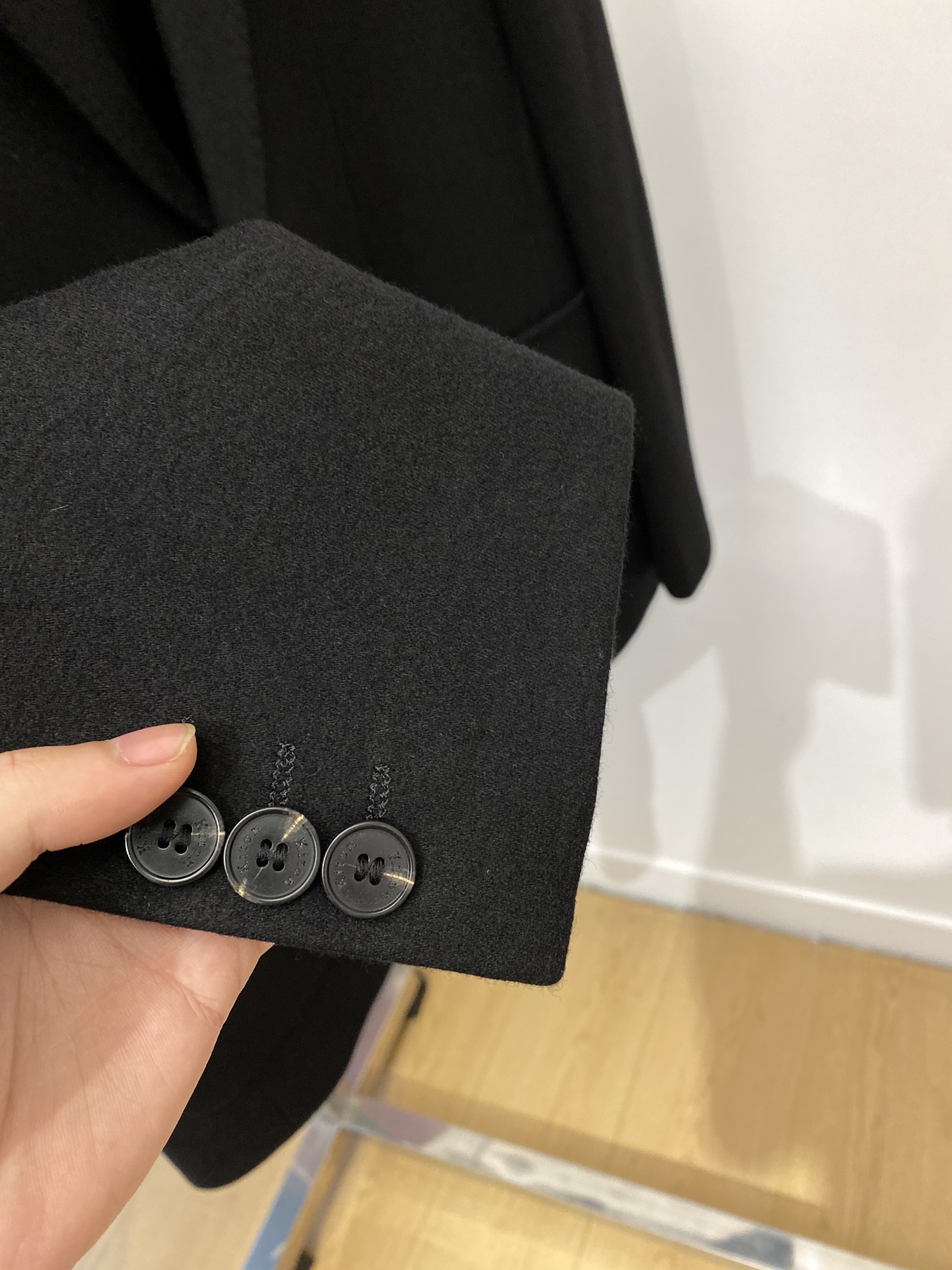 Kiton、2025新品西装外套，时尚帅气，简约百搭款，定制原版面料，不仅挺括，保持潮流的廓形，又穿着舒