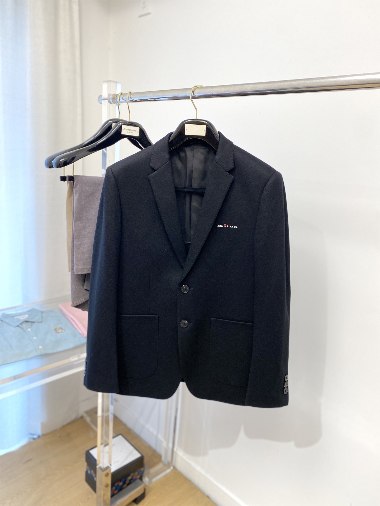 Kiton、2025新品西装外套，时尚帅气，简约百搭款，定制原版面料，不仅挺括，保持潮流的廓形，又穿着舒
