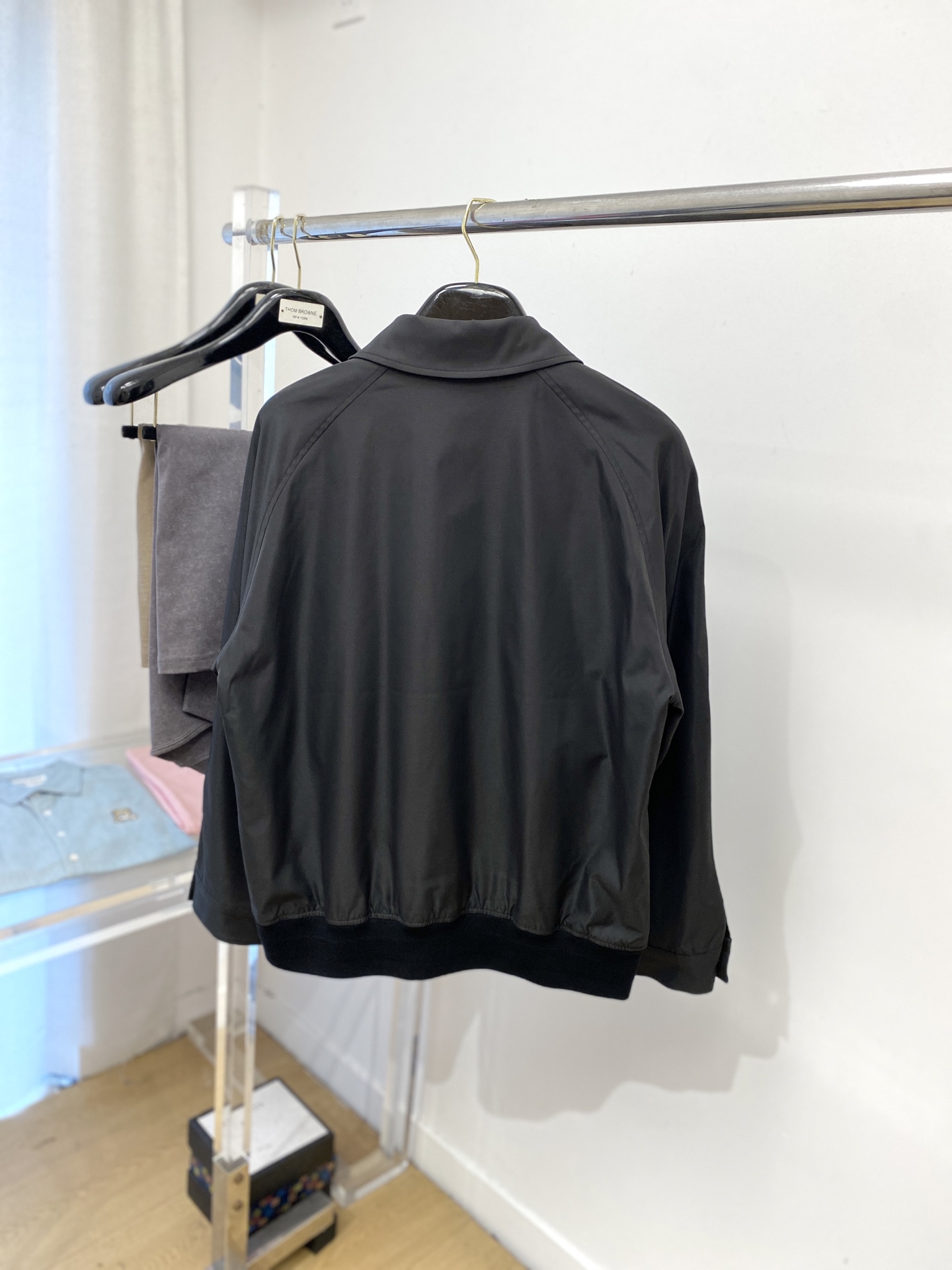 ￼ ￼巴宝莉、2025新品夹克外套，时尚帅气，胸前精致刺绣图案logo，简约百搭款，定制原版面料，不仅挺