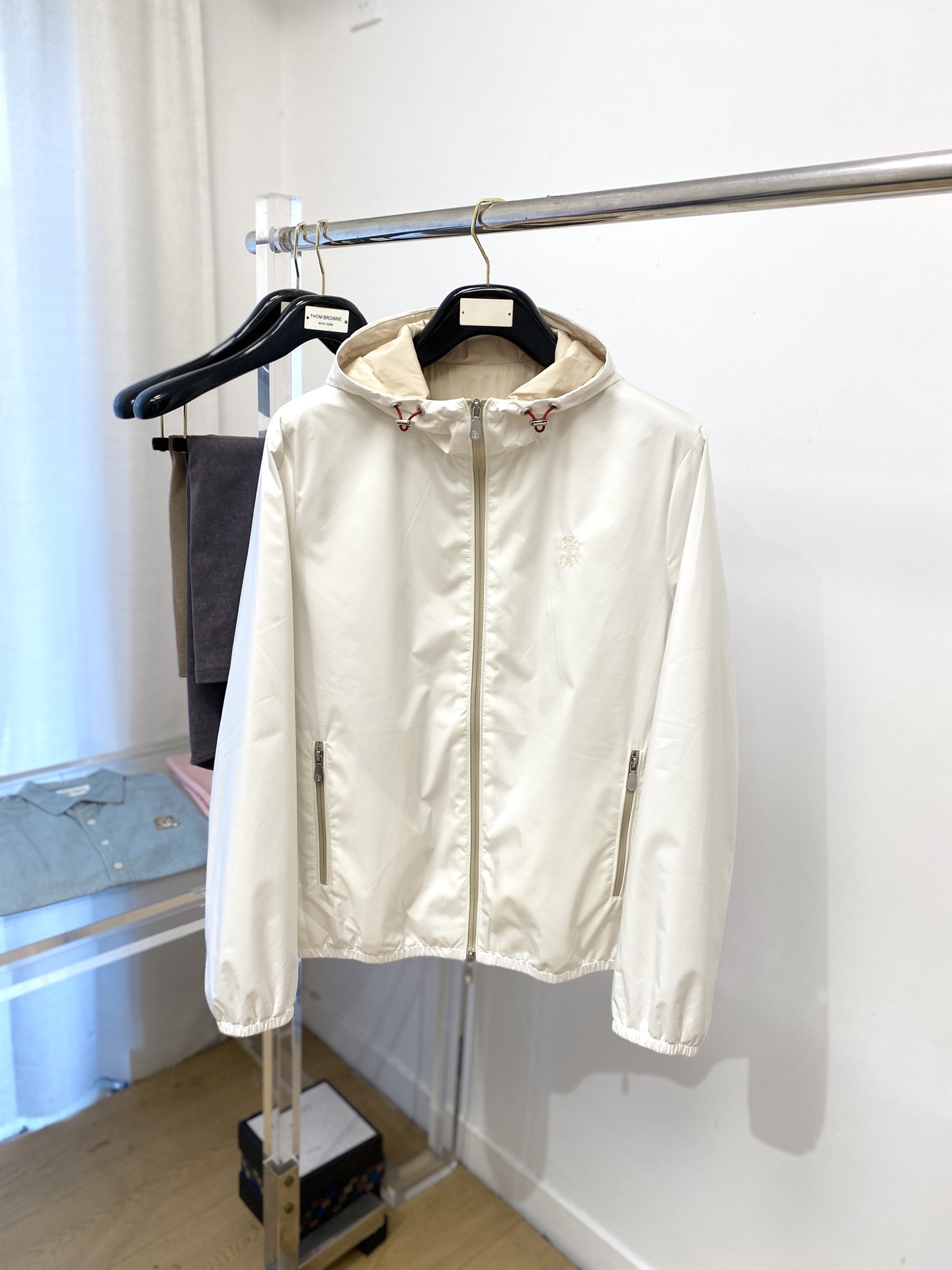 NO:525686,Brunello Cucinelli, new jacket jacket, fashionable and handsome, exquisite embroidered pattern logo on the chest, simple and versatile style, customized original fabric, not only crisp, maintains the trendy silhouette, and is comfortable to wear, with more delicate yarn, M-3XL, brunello cucinelli, jackets & coats, jackets & coats, alexander wang19860909Brunello Cucinelli、新品夹克外套,时尚帅气,胸前精致刺绣图案logo,简约百搭款,定制原版面料,不仅挺括,保持潮流的廓形,又穿着舒适,纱织更细腻,码数M-3XL,,brunello cucinelli,jackets & coats,jackets & coats,alexander wang,Men's clothing