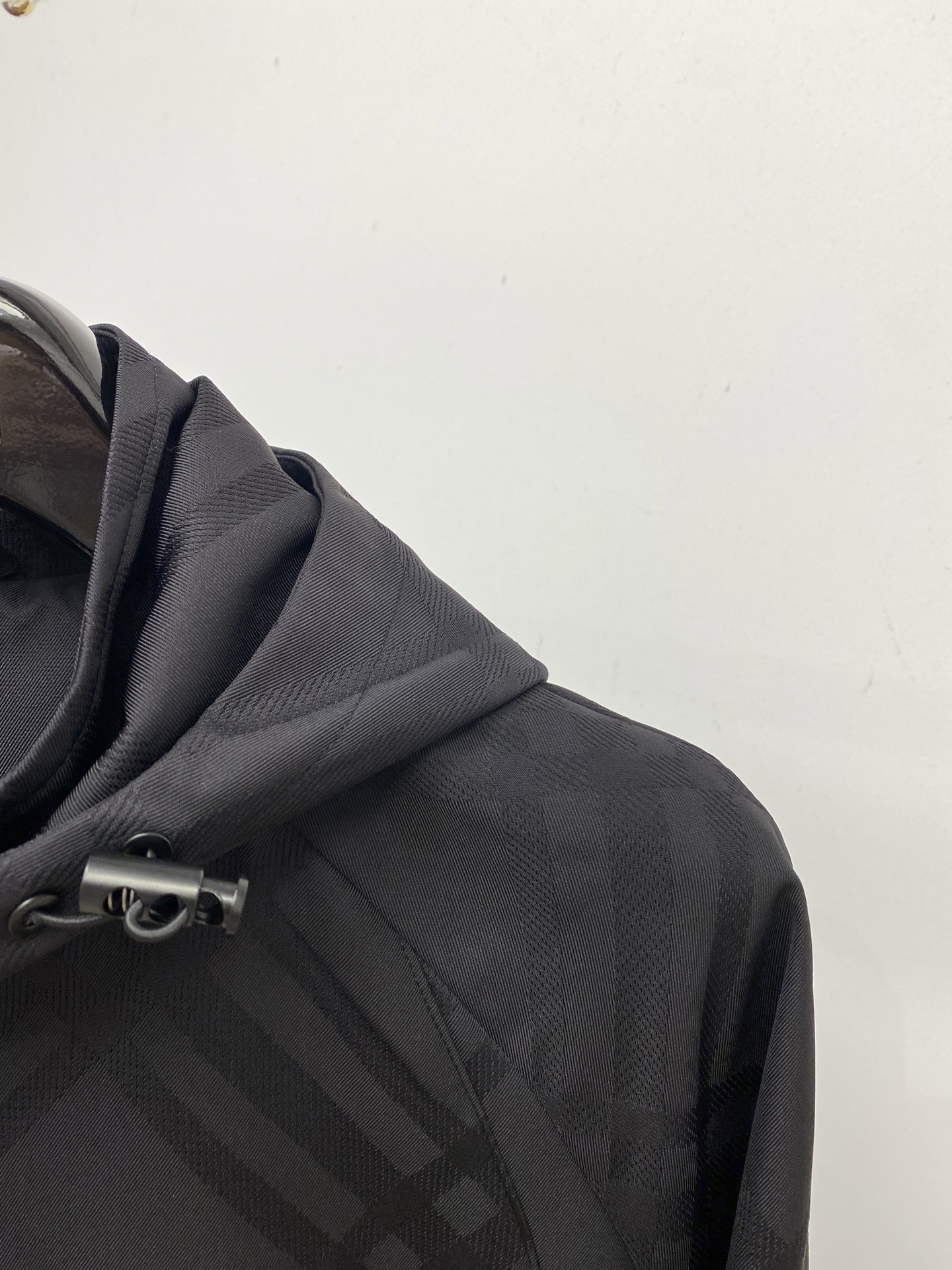 巴宝莉、2025新品夹克外套，时尚帅气，胸前精致刺绣图案logo，简约百搭款，定制原版面料，不仅挺括，保