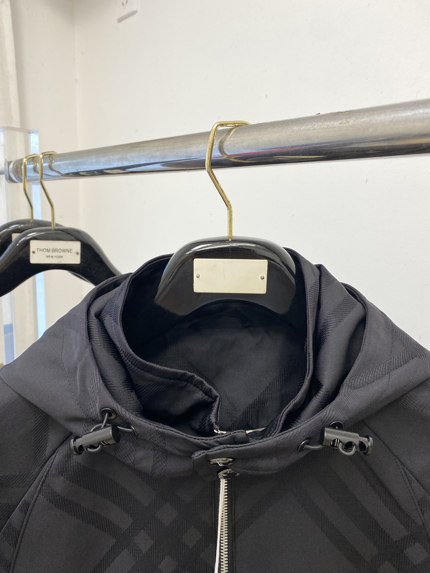 巴宝莉、2025新品夹克外套，时尚帅气，胸前精致刺绣图案logo，简约百搭款，定制原版面料，不仅挺括，保