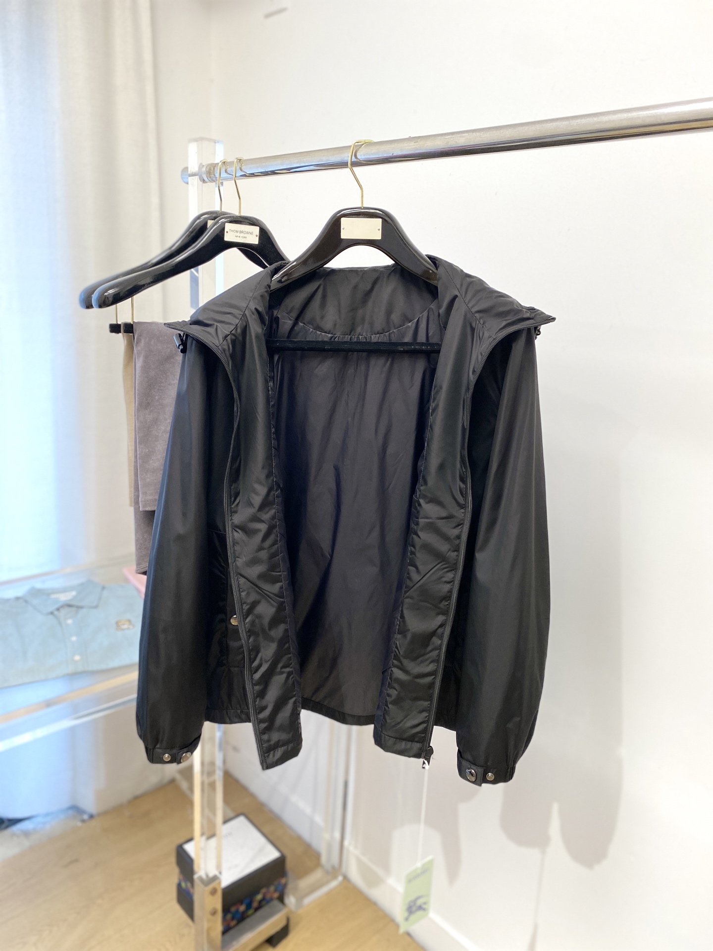 巴宝莉、2025新品夹克外套，时尚帅气，胸前刺绣装饰字母logo，简约百搭款，定制原版面料，不仅挺括，保