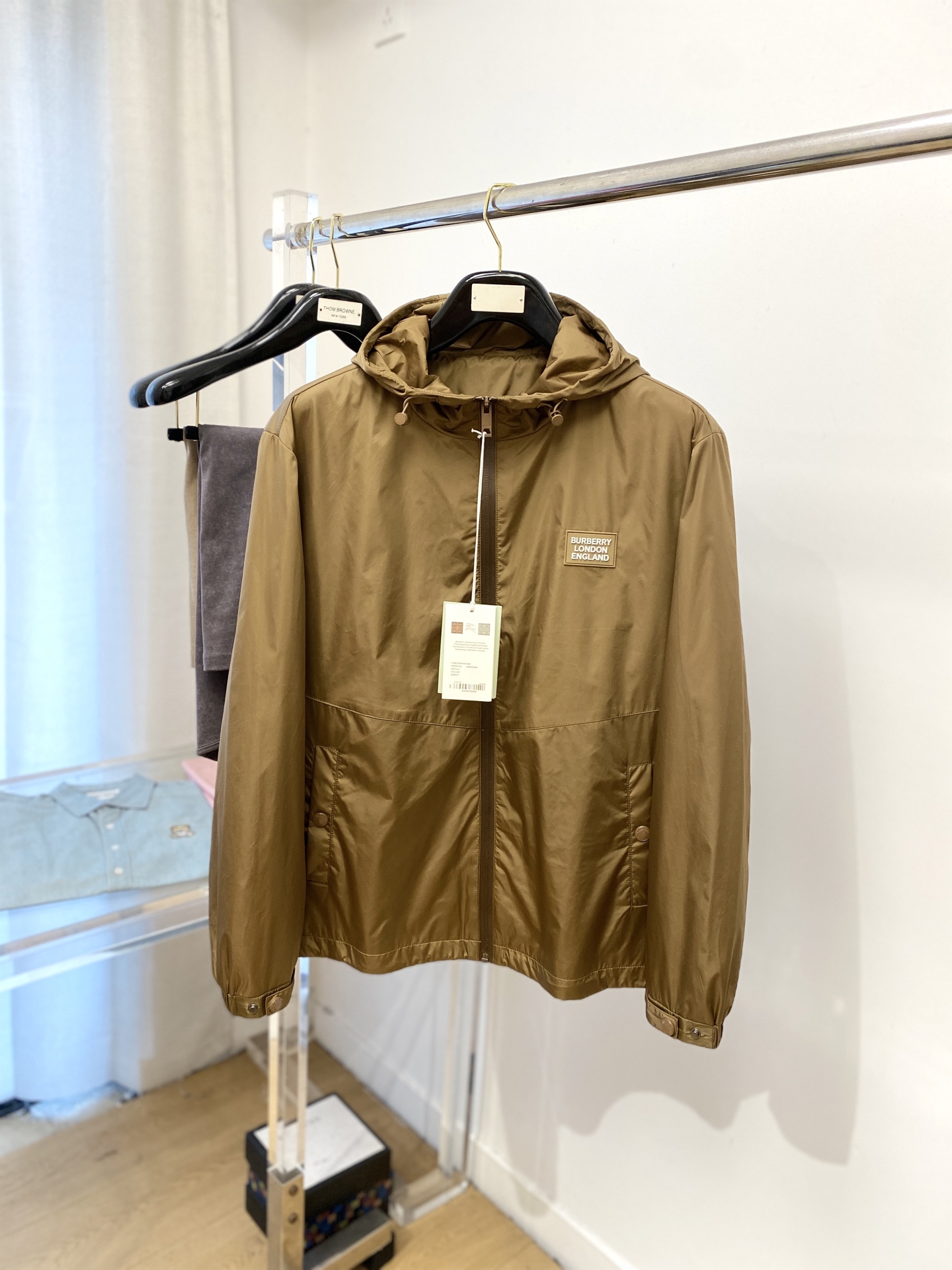 巴宝莉、2025新品夹克外套，时尚帅气，胸前刺绣装饰字母logo，简约百搭款，定制原版面料，不仅挺括，保