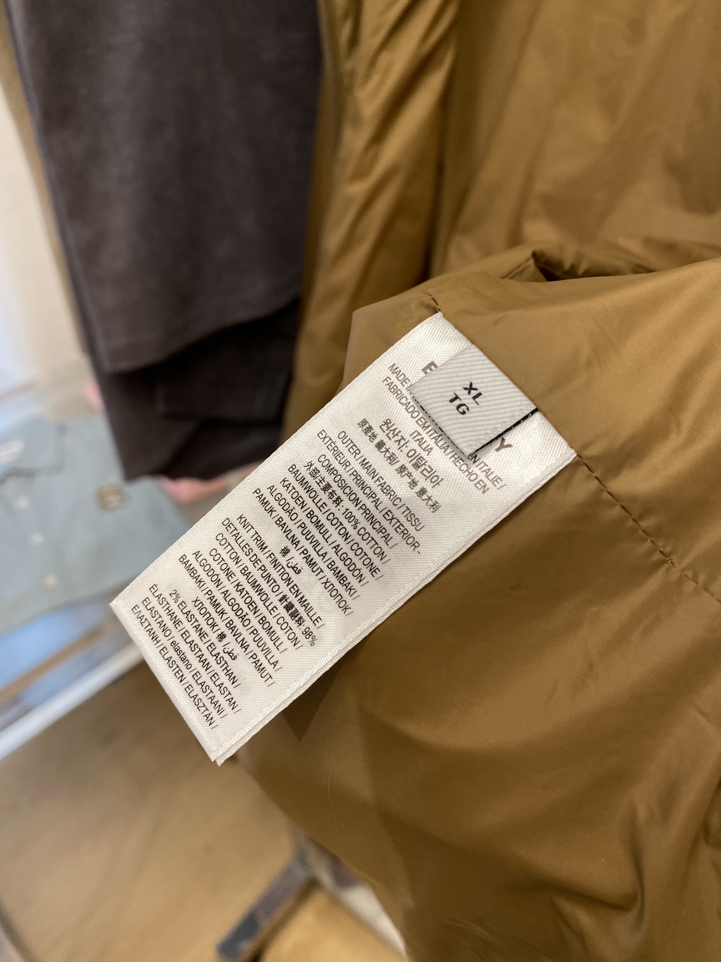 巴宝莉、2025新品夹克外套，时尚帅气，胸前刺绣装饰字母logo，简约百搭款，定制原版面料，不仅挺括，保