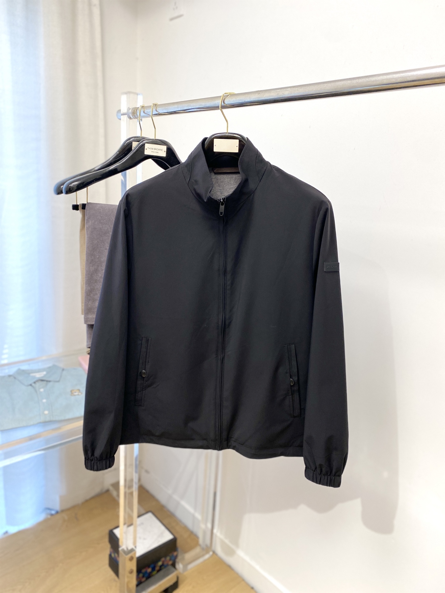 NO:525695,Zenia, new jacket, fashionable and handsome, chest embroidered decorative letter logo, simple and versatile style, customized original fabric, not only crisp, maintains the trendy silhouette, and is comfortable to wear, and the yarn is more delicate, the number M-3XL, zegna, jackets & coats, jackets & coats, alexander wang19860909杰尼亚、新品夹克外套,时尚帅气,胸口刺绣装饰字母logo,简约百搭款,定制原版面料,不仅挺括,保持潮流的廓形,又穿着舒适,纱织更细腻,码数M-3XL,,zegna,jackets & coats,jackets & coats,alexander wang,Men's clothing