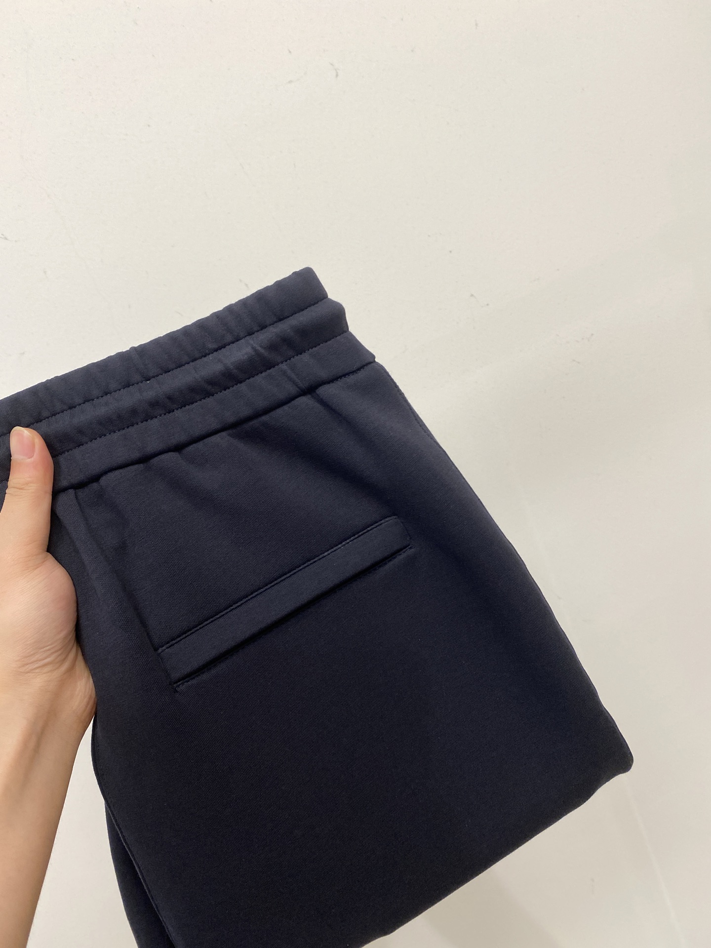 NO:530087,Prada, hot casual pants, high elasticity, slimming, simple and versatile, with fine workmanship, every needle can be seen attentively. Many celebrities and internet celebrities love the most, lengthen their body proportions!  Micro-spin ^_^Comfortable fabric Details M-2XL, prada, alexander wang19860909普拉达、爆款休闲裤 高弹显瘦必爆简约百搭爆款,做工精细,每一针都看得到用心,超多明星网红最爱 拉长身材比例哦！微弹 ^_^舒适面料 细节体码数M-2XL,,prada,alexander wang,Men's clothing