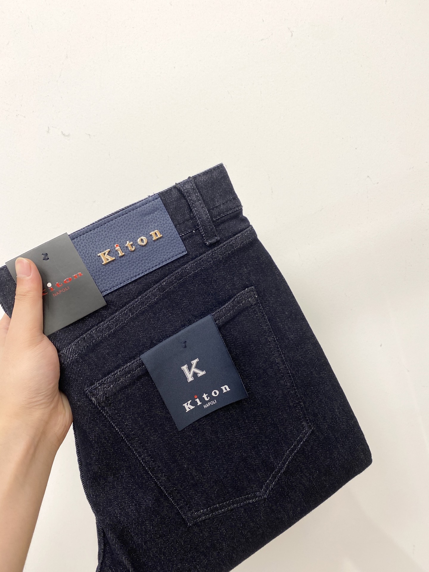 NO:530048,Kiton, latest products, special counters are available at the same time, original singles, washable casual jeans, imported original washable elastic fabric, comfortable and elastic, original hardware and auxiliary decorative logo, super positive style, extremely high grade, counter quality, fashionable and stylish upper body, 29-42, jeans, alexander wang19860909Kiton、 最新品,专柜同步有售,原单狠货,水洗休闲牛仔裤,进口原版水洗弹力面料,舒适有弹性,原版五金辅料装饰logo,版型超正,档次极高,专柜品质,上身时尚有型,码数29-42,,jeans,alexander wang,Men's clothing