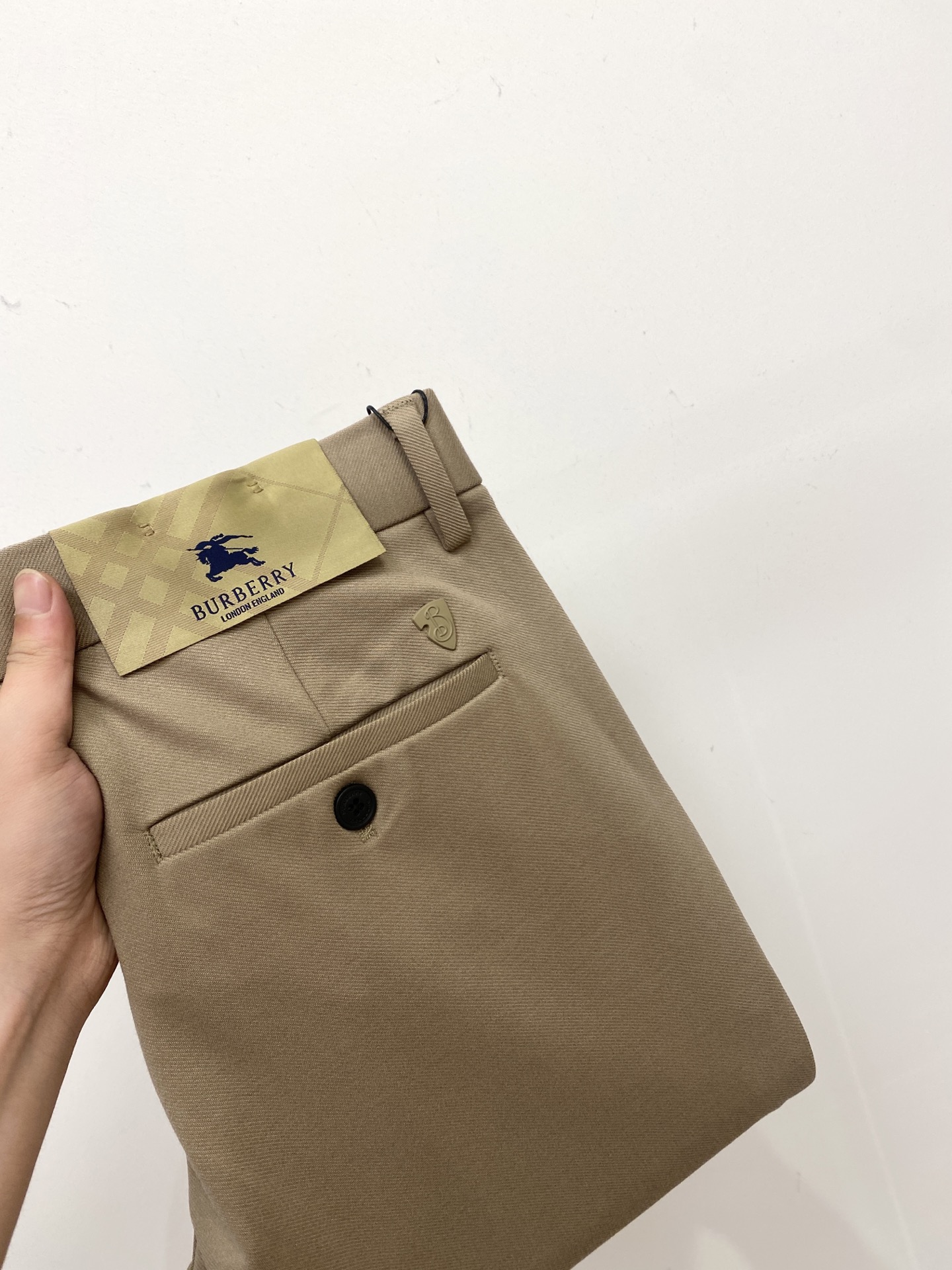 NO:530084,Burberry, hot casual trousers, high elasticity, slimming, simple and versatile, with fine workmanship, every needle can be seen attentively. Many celebrities and internet celebrities love the most, lengthen their body proportions!  Micro-spin ^_^Comfortable fabric Details 29-42, burberry, alexander wang19860909巴宝莉、爆款休闲西裤 高弹显瘦必爆简约百搭爆款,做工精细,每一针都看得到用心,超多明星网红最爱 拉长身材比例哦！微弹 ^_^舒适面料 细节体码数29-42,,burberry,alexander wang,Men's clothing