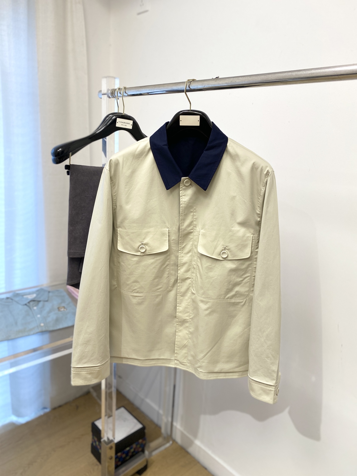 NO:523611,Prada, 2025 new jacket jacket, fashionable and handsome, simple and versatile, customized original fabric, not only crisp, maintains the trendy silhouette, and is comfortable to wear, and the yarn is more delicate, the number M-3XL, prada, jackets & coats, jackets & coats, alexander wang19860909普拉达、2025新品夹克外套,时尚帅气,简约百搭款,定制原版面料,不仅挺括,保持潮流的廓形,又穿着舒适,纱织更细腻,码数M-3XL,,prada,jackets & coats,jackets & coats,alexander wang,Men's clothing