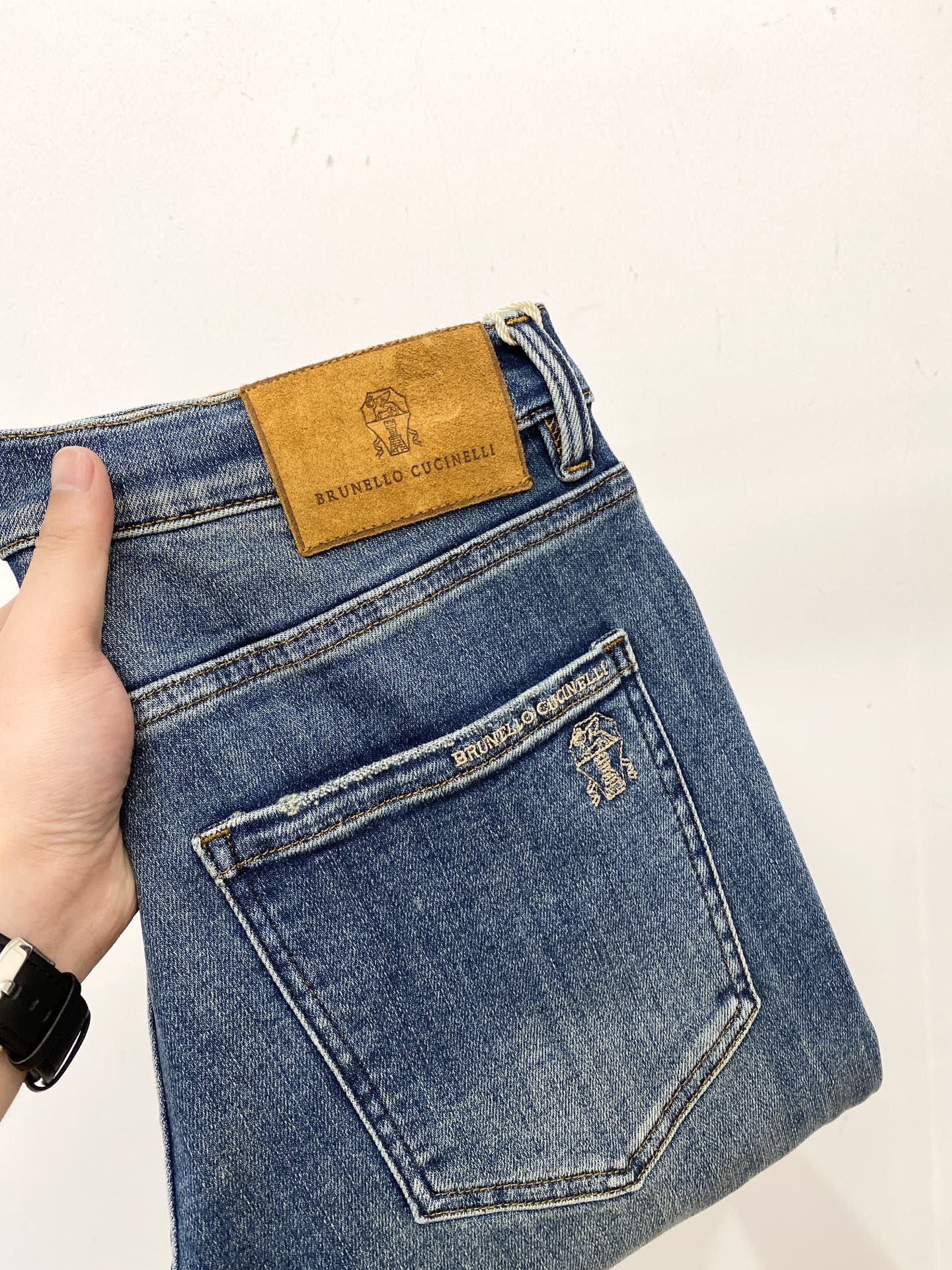 NO:524673,Brunello Cucinelli, the latest products, the counter is available at the same time, original single-purpose goods, water-washed casual jeans, imported original washing elastic fabric, comfortable and elastic, original hardware and auxiliary decorative logo, super positive style, extremely high grade, counter quality, fashionable and stylish upper body, 30-38, brunello cucinelli, jeans, alexander wang19860909Brunello Cucinelli、最新品,专柜同步有售,原单狠货,水洗休闲牛仔裤,进口原版水洗弹力面料,舒适有弹性,原版五金辅料装饰logo,版型超正,档次极高,专柜品质,上身时尚有型,码数30-38,,brunello cucinelli,jeans,alexander wang,Men's clothing