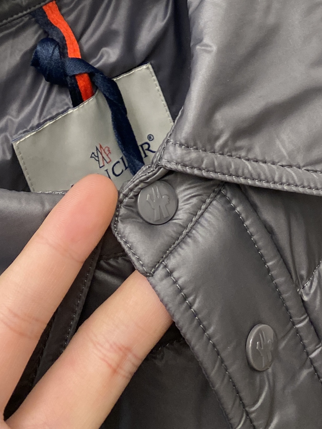 蒙口、2025最新款男士轻薄羽绒夹克外套、面料柔软舒适 ．上身版型超赞 ．拉链．辅料都是客供 、进口面料