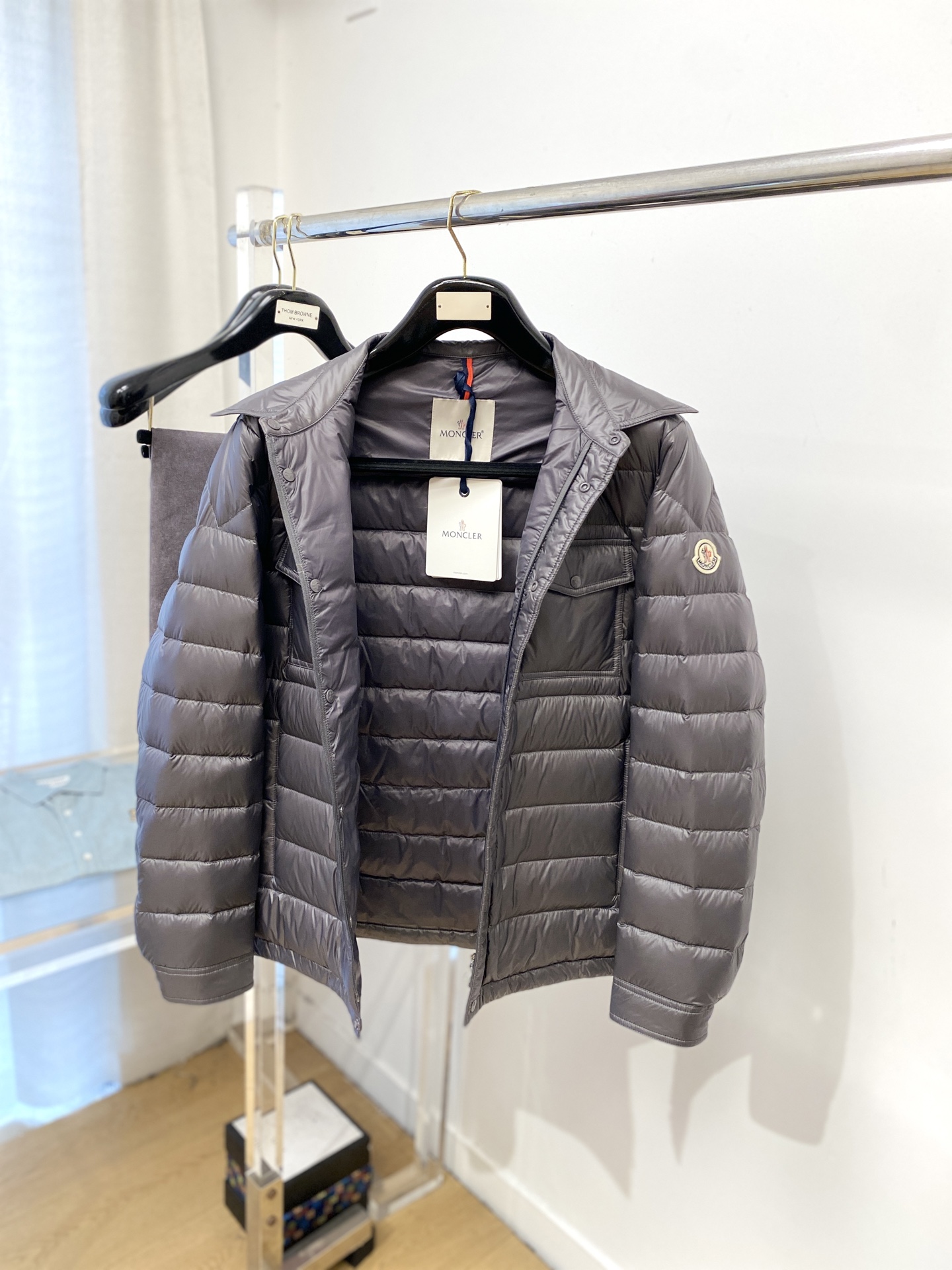 蒙口、2025最新款男士轻薄羽绒夹克外套、面料柔软舒适 ．上身版型超赞 ．拉链．辅料都是客供 、进口面料