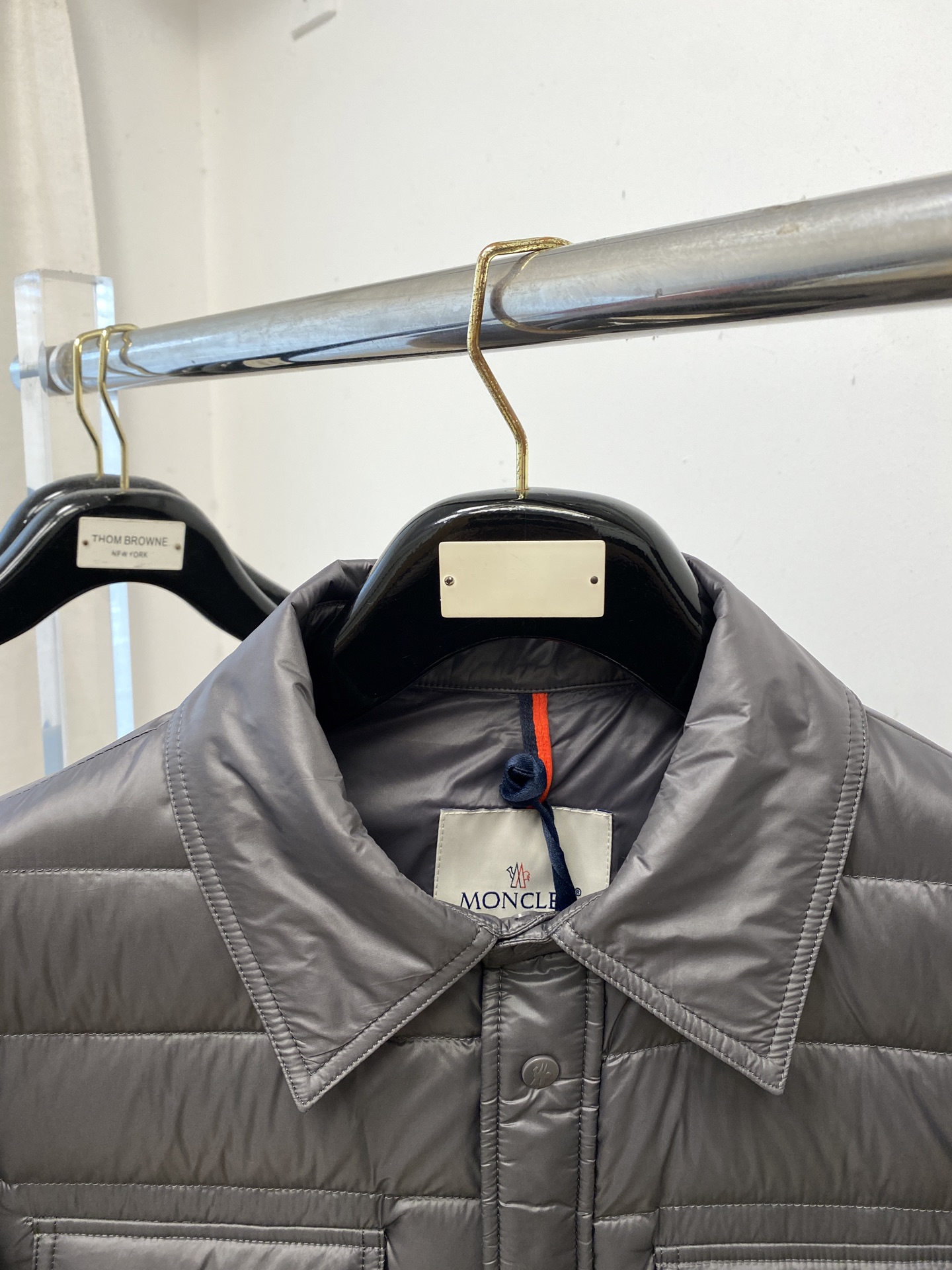 蒙口、2025最新款男士轻薄羽绒夹克外套、面料柔软舒适 ．上身版型超赞 ．拉链．辅料都是客供 、进口面料