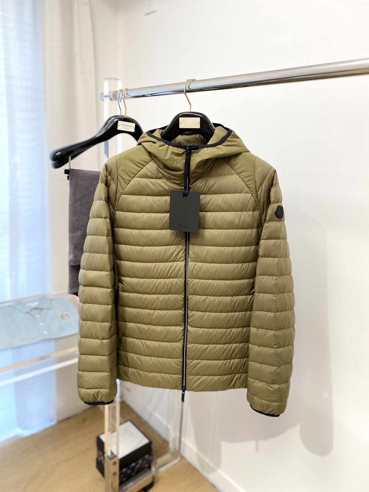 蒙口、2025最新款男士轻薄羽绒夹克外套、面料柔软舒适 ．上身版型超赞 ．拉链．辅料都是客供 、进口面料