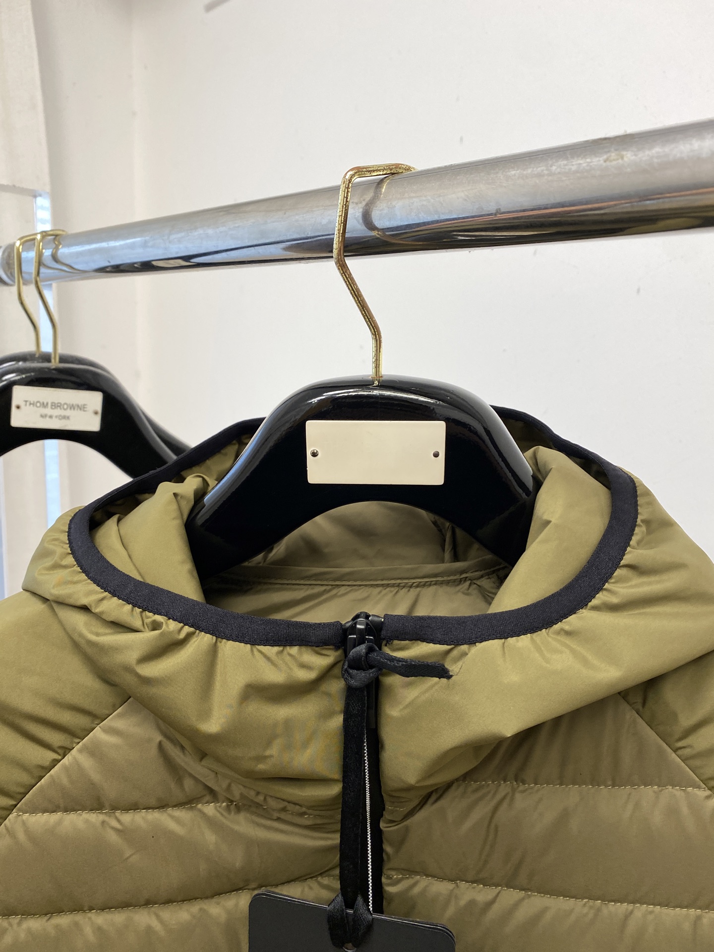 蒙口、2025最新款男士轻薄羽绒夹克外套、面料柔软舒适 ．上身版型超赞 ．拉链．辅料都是客供 、进口面料