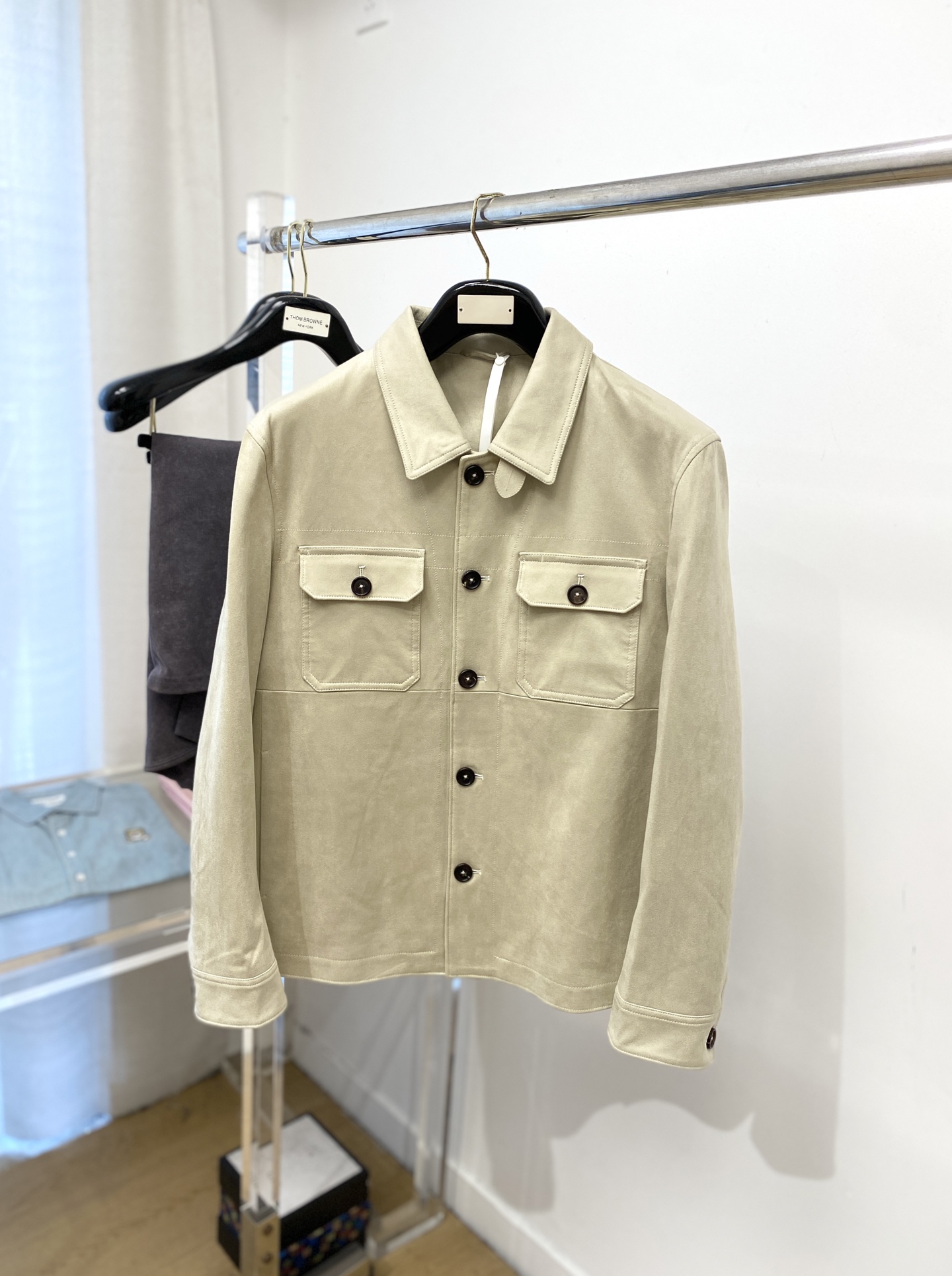 NO:524685,Luo Yiwei, new jacket, fashionable and handsome, simple and versatile, customized original fabric, not only crisp, maintains the trendy silhouette, and is comfortable to wear, and the yarn is more delicate, the number M-3XL, loewe, jackets & coats, jackets & coats, alexander wang19860909罗意威、新品夹克外套,时尚帅气,简约百搭款,定制原版面料,不仅挺括,保持潮流的廓形,又穿着舒适,纱织更细腻,码数M-3XL,,loewe,jackets & coats,jackets & coats,alexander wang,Men's clothing