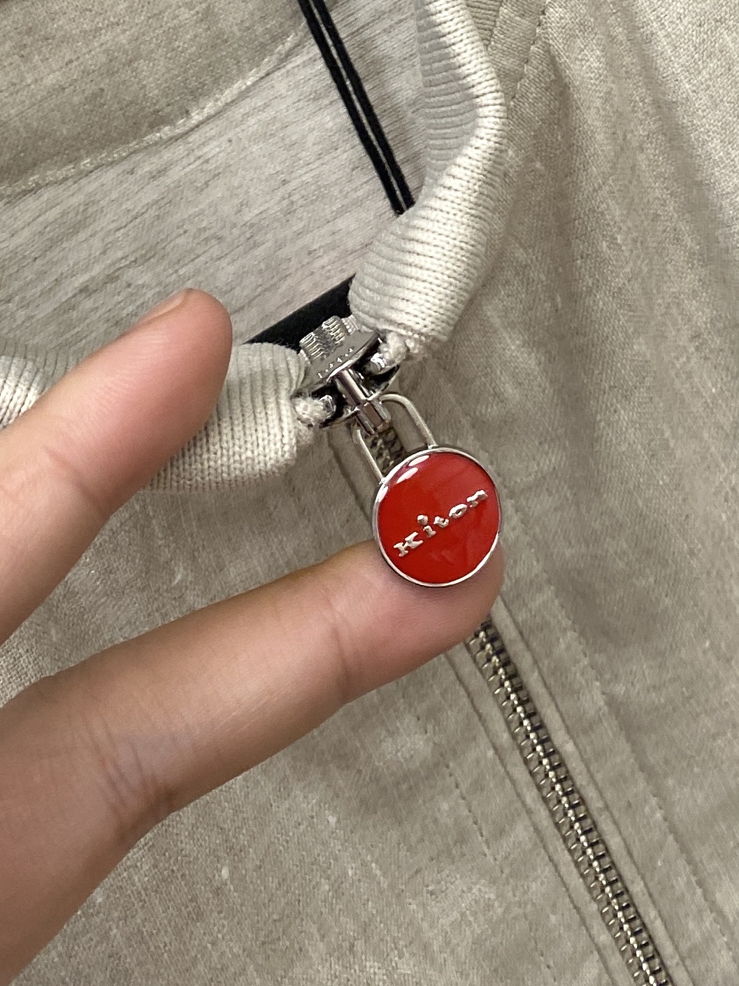 Kiton 时尚潮牌、2025新品夹克外套，时尚帅气，简约百搭款，原版五金辅料logo，定制原版面料，不
