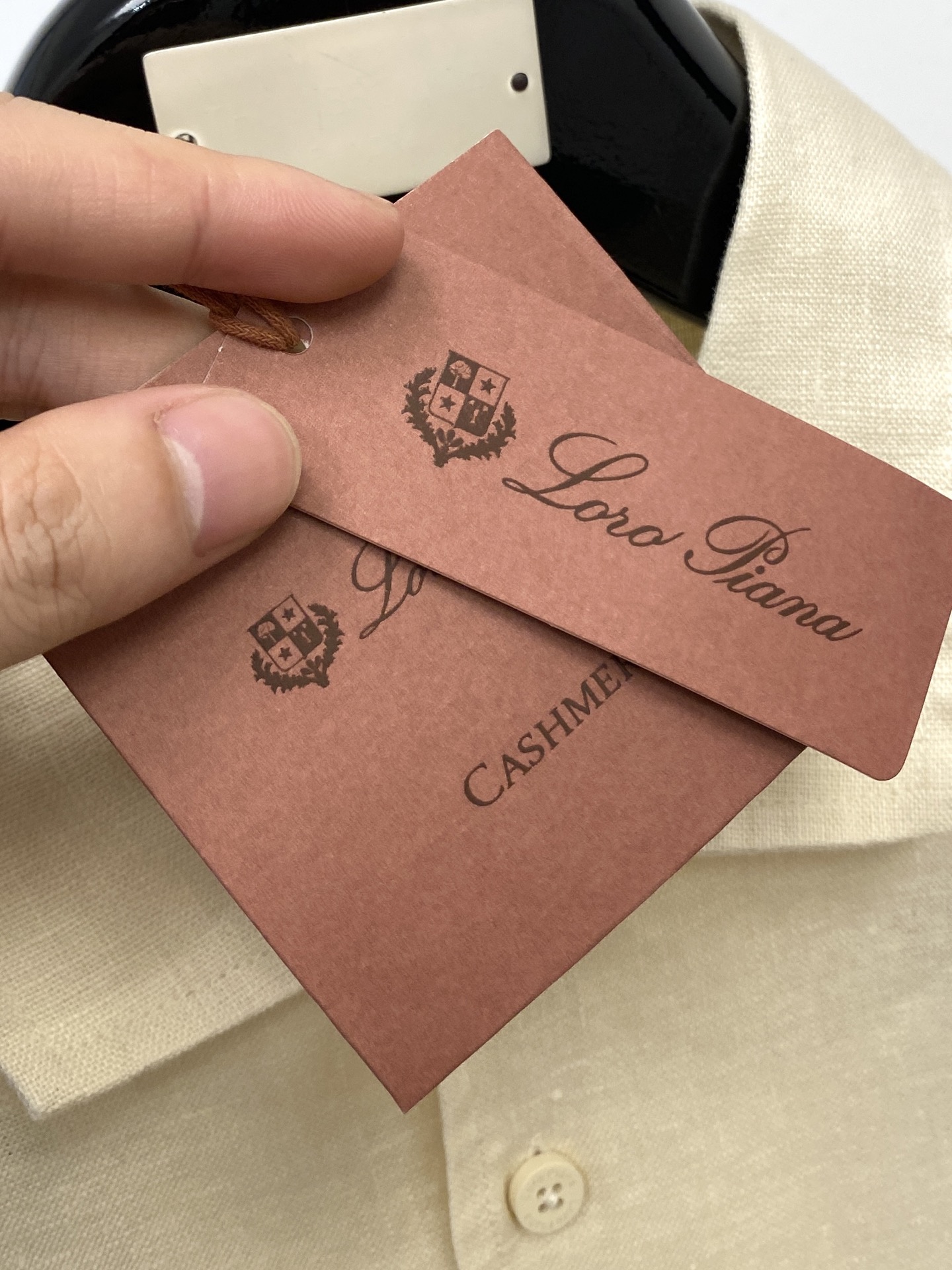 lP🆕、2025新品衬衫，时尚帅气，简约百搭款，定制原版面料，不仅挺括，保持潮流的廓形，又穿着舒适，纱织