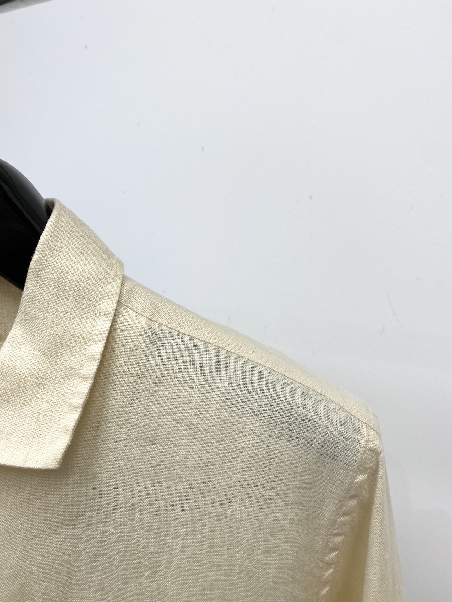 lP🆕、2025新品衬衫，时尚帅气，简约百搭款，定制原版面料，不仅挺括，保持潮流的廓形，又穿着舒适，纱织