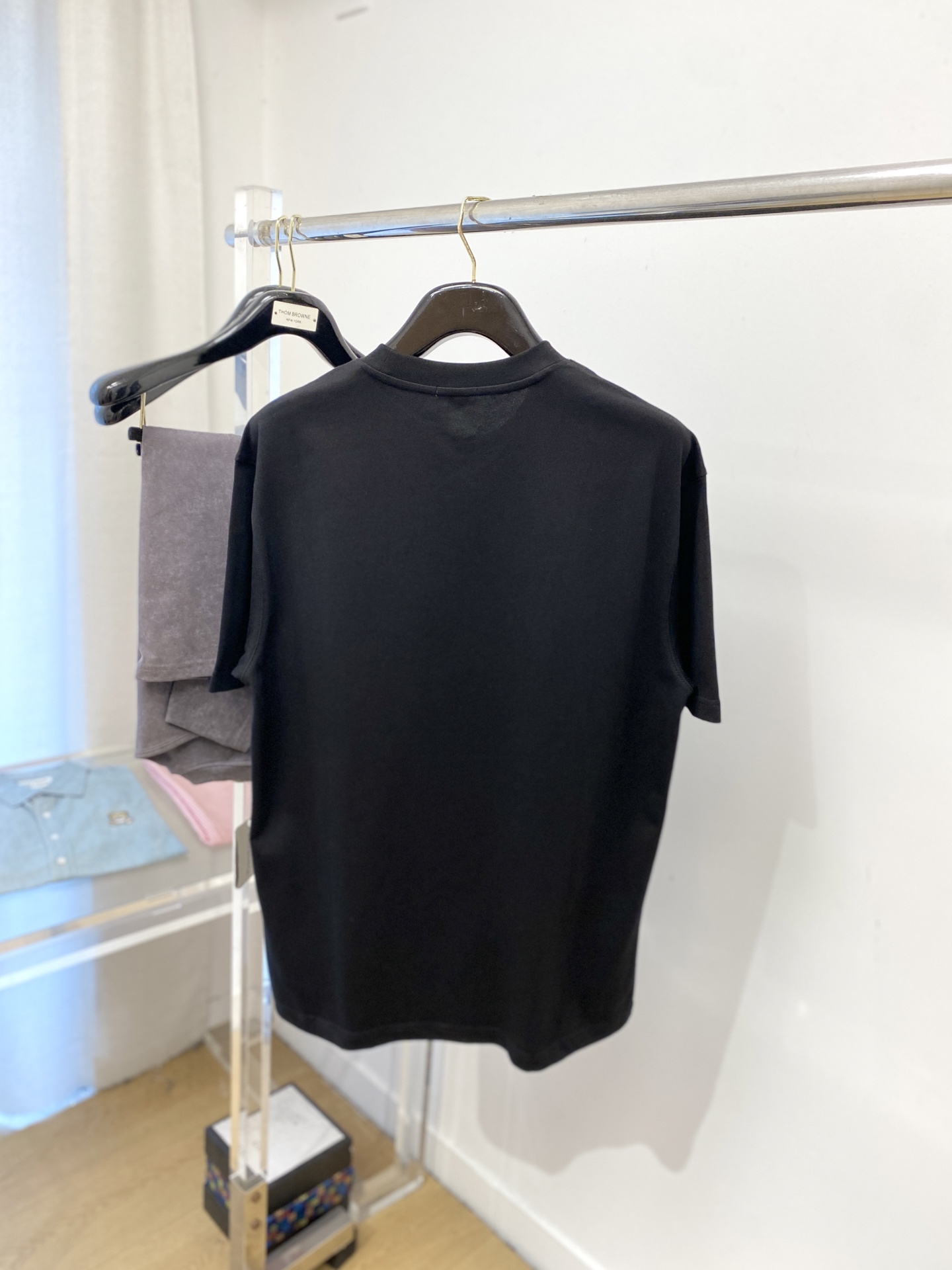 马吉拉、2025新品短袖T恤，帅气时尚，胸前顶级印胶字母logo，简约百搭款。面料棉 不仅挺括，保持潮流