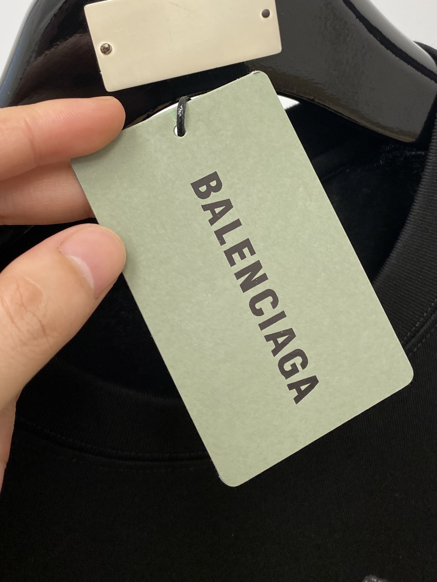 巴黎世家、2025新品短袖T恤，帅气时尚，胸前顶级印花字母图案logo，简约百搭款。面料棉 不仅挺括，保