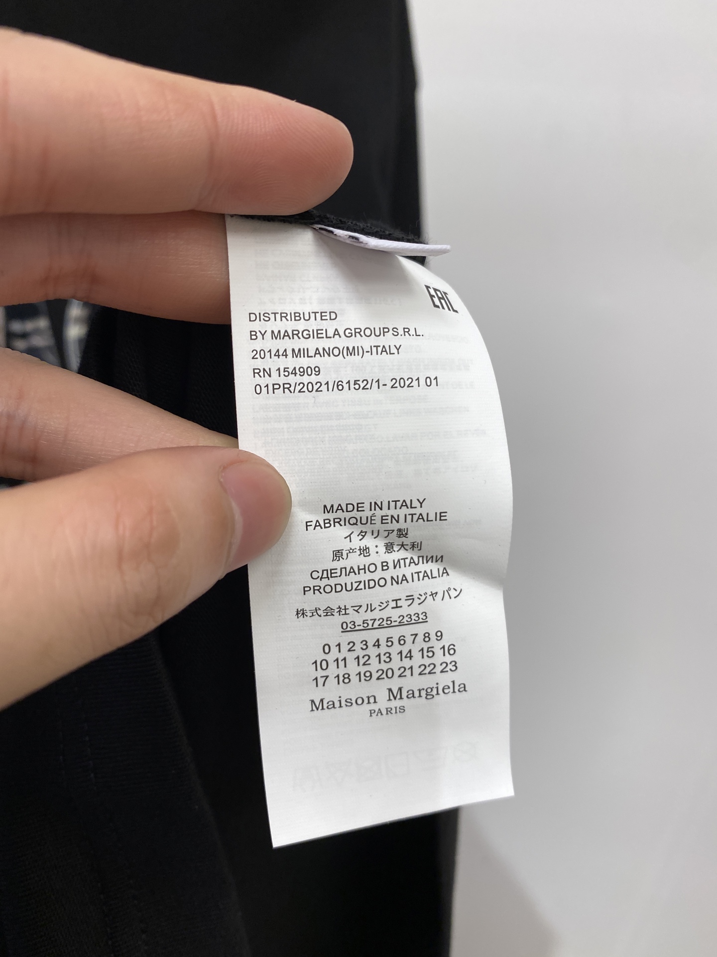 马吉拉、2025新品短袖T恤，帅气时尚，胸前顶级印胶字母logo，简约百搭款。面料棉 不仅挺括，保持潮流