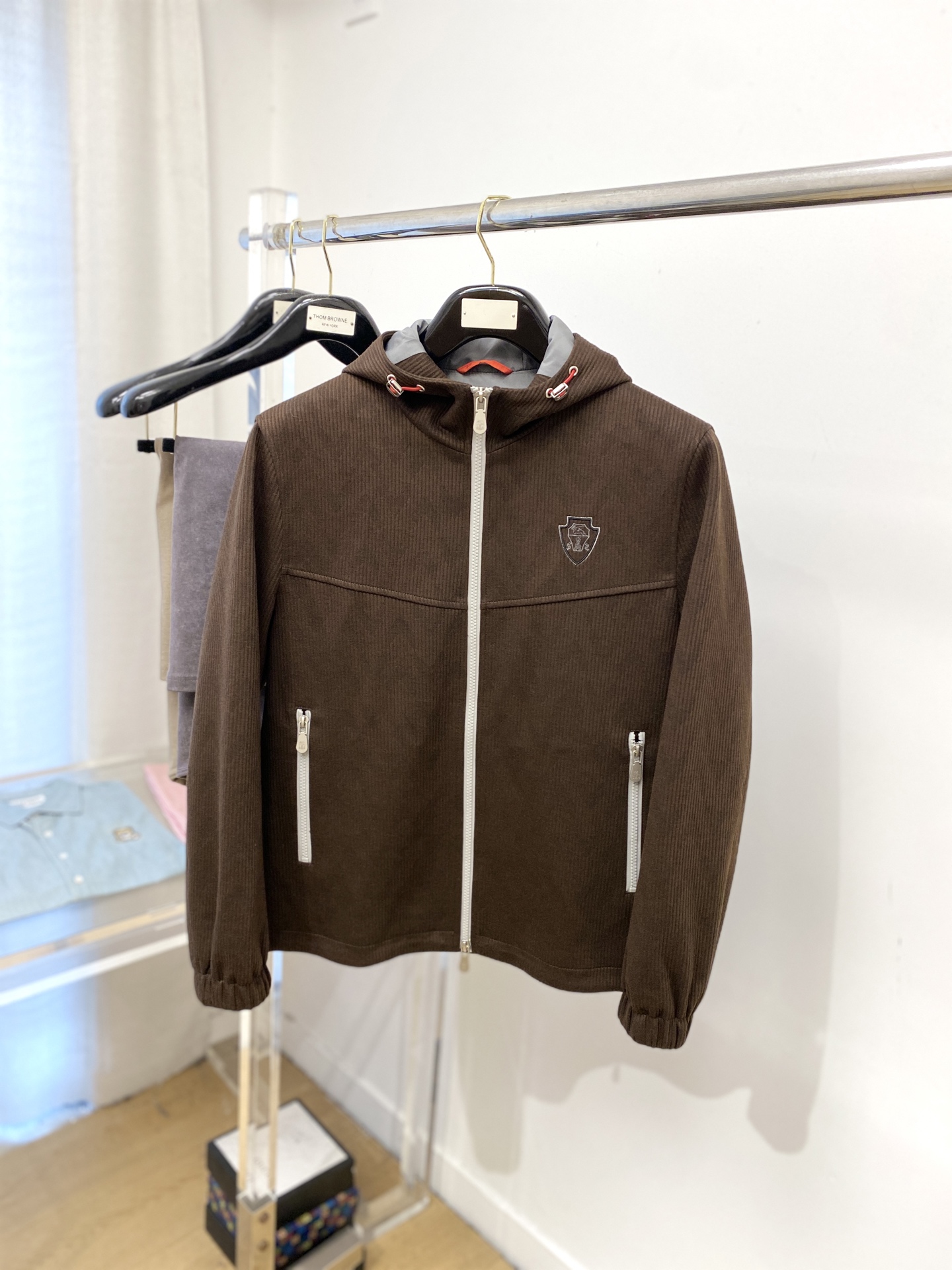 Brunello Cucinelli、2025新品夹克外套，时尚帅气，简约百搭款，胸前精致刺绣图案log