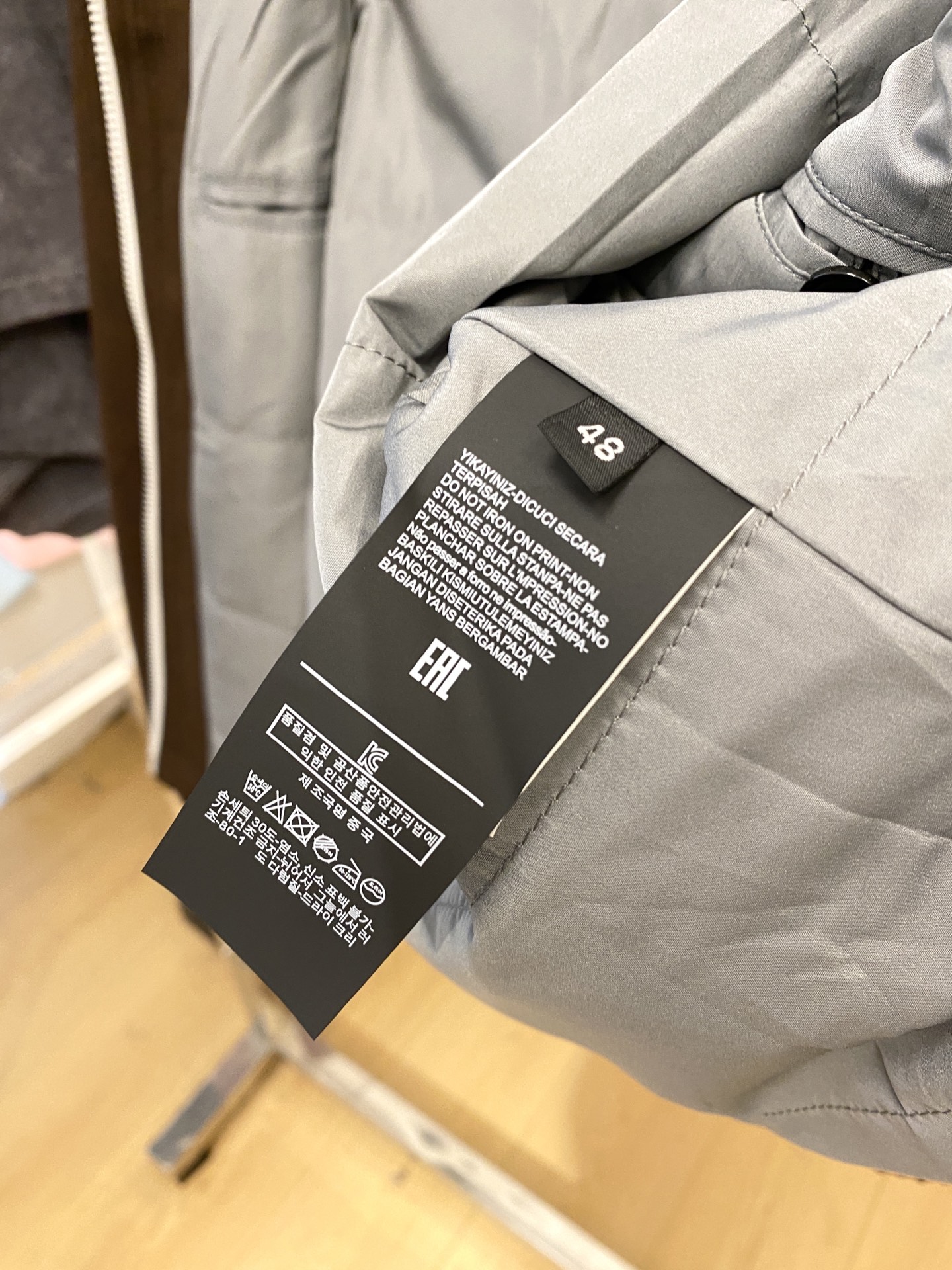 Brunello Cucinelli、2025新品夹克外套，时尚帅气，简约百搭款，胸前精致刺绣图案log