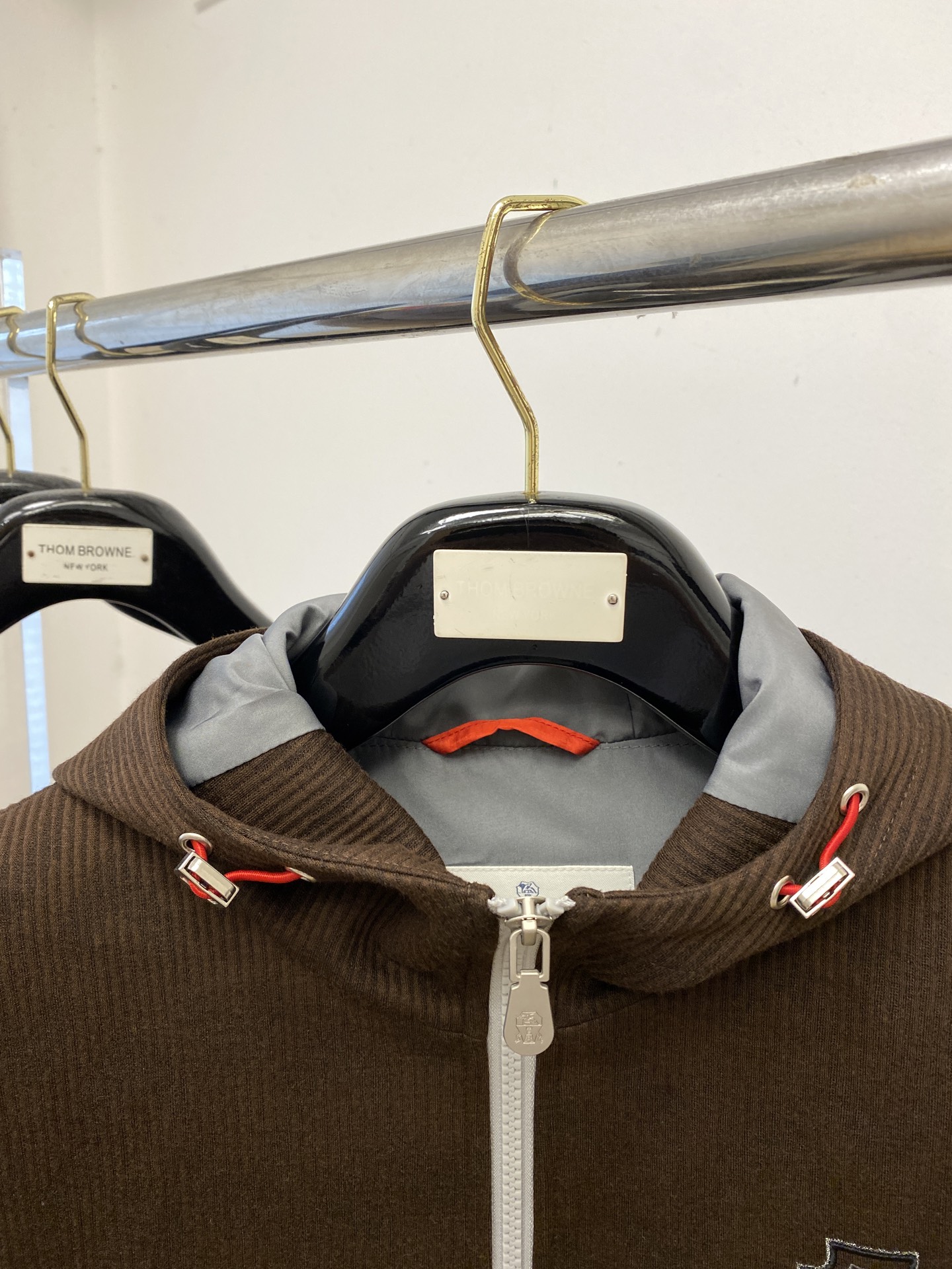 Brunello Cucinelli、2025新品夹克外套，时尚帅气，简约百搭款，胸前精致刺绣图案log