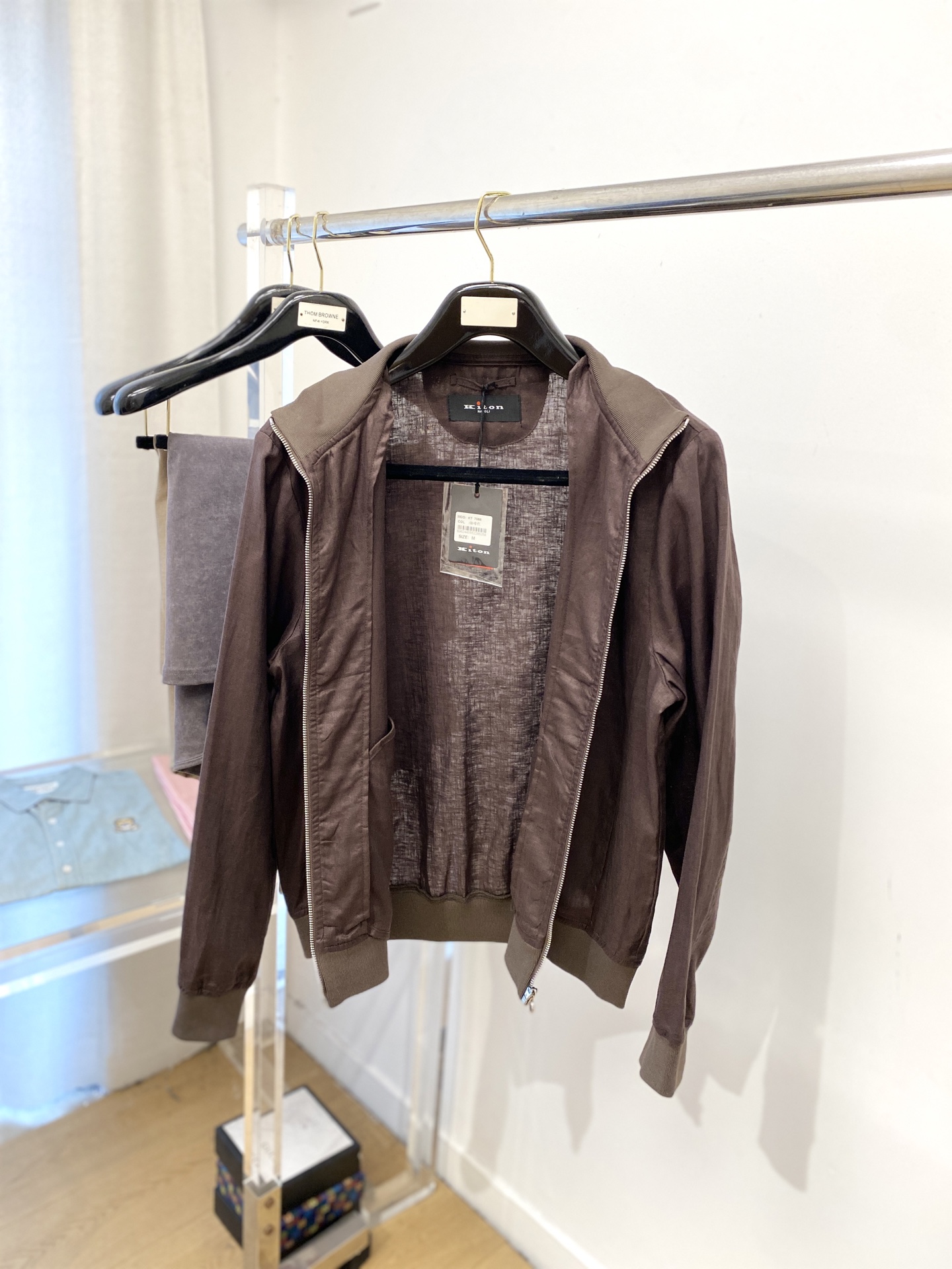Kiton 时尚潮牌、2025新品夹克外套，时尚帅气，简约百搭款，原版五金辅料logo，定制原版面料，不