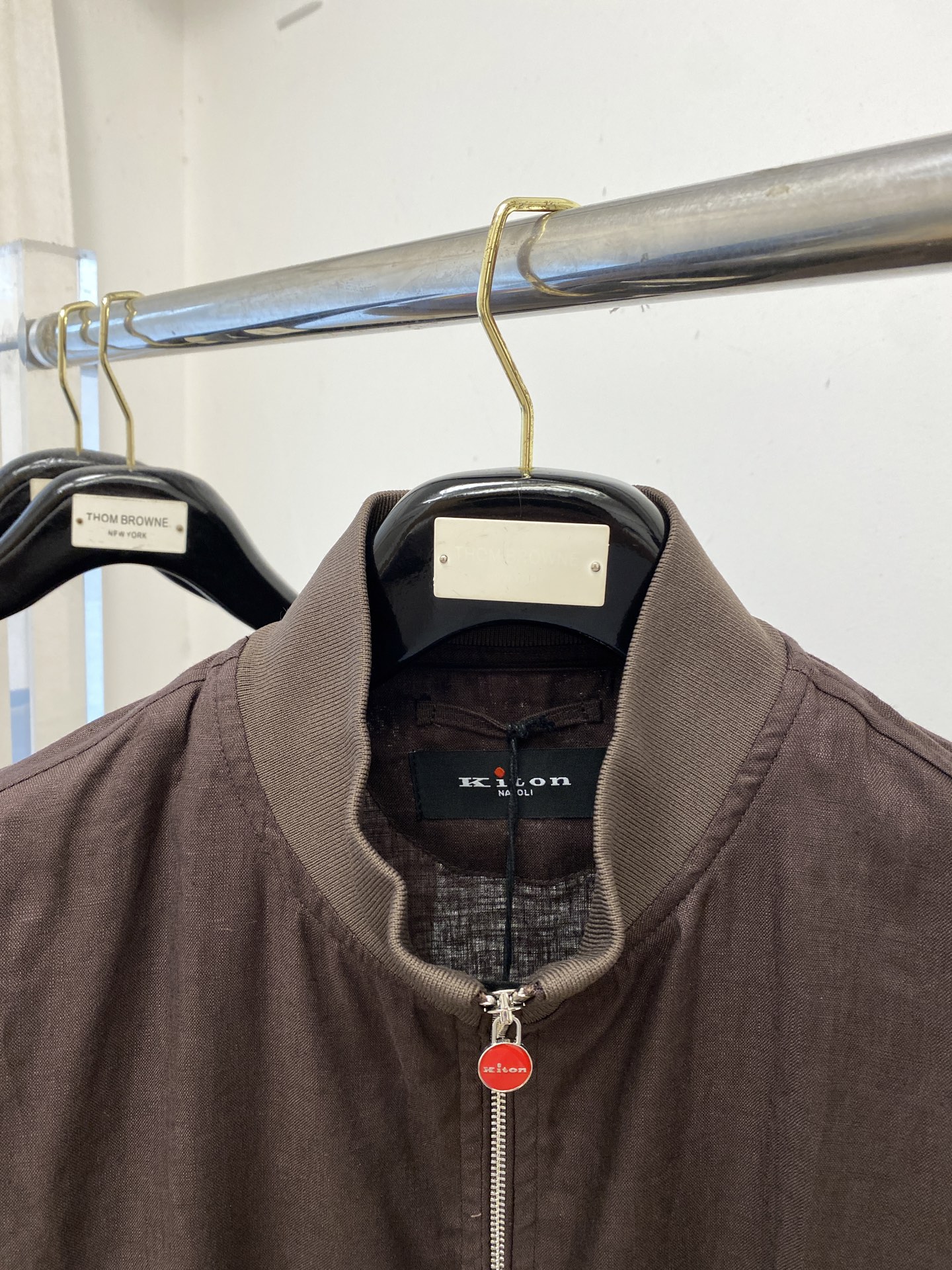 Kiton 时尚潮牌、2025新品夹克外套，时尚帅气，简约百搭款，原版五金辅料logo，定制原版面料，不