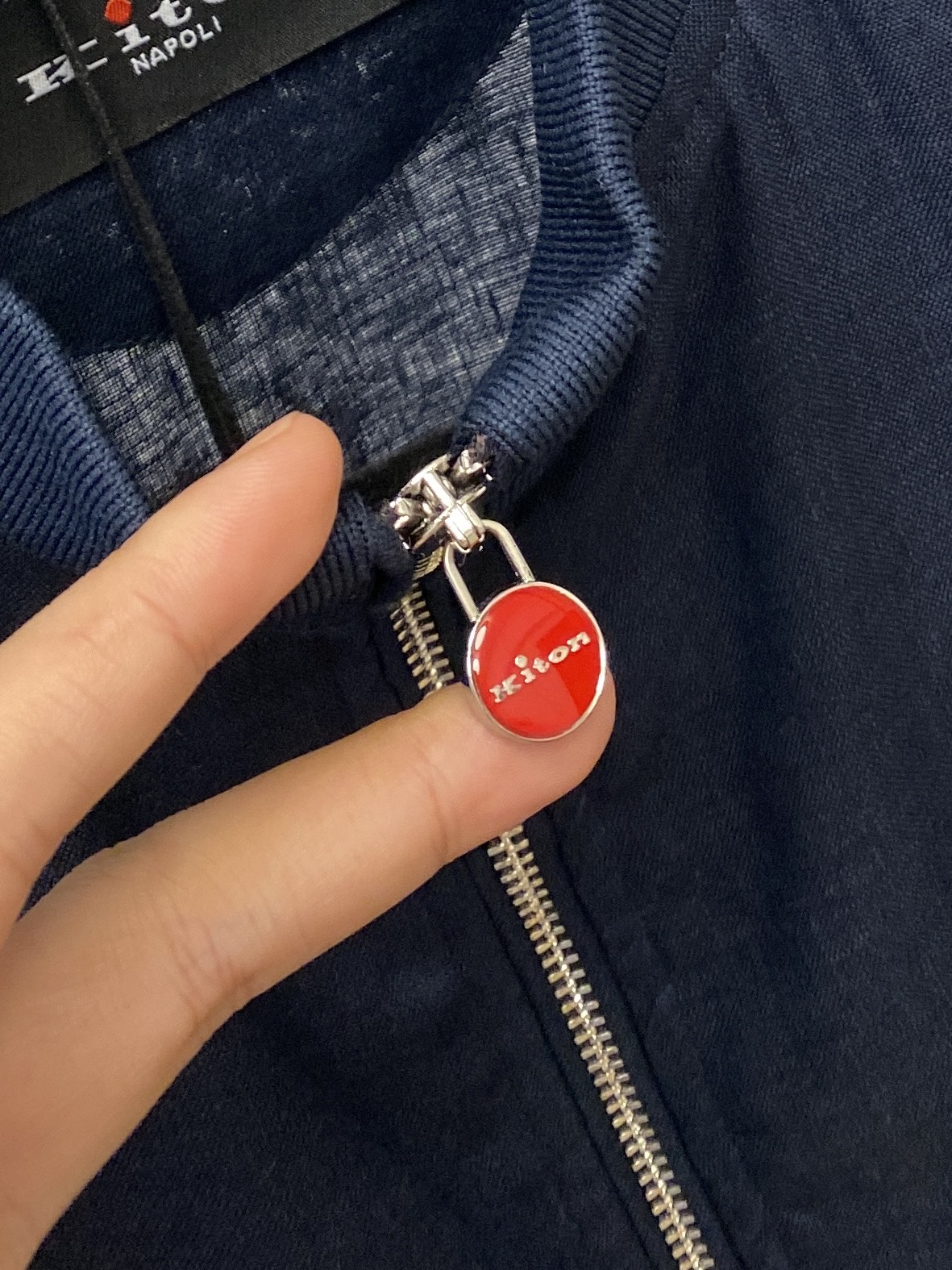 Kiton 时尚潮牌、2025新品夹克外套，时尚帅气，简约百搭款，原版五金辅料logo，定制原版面料，不