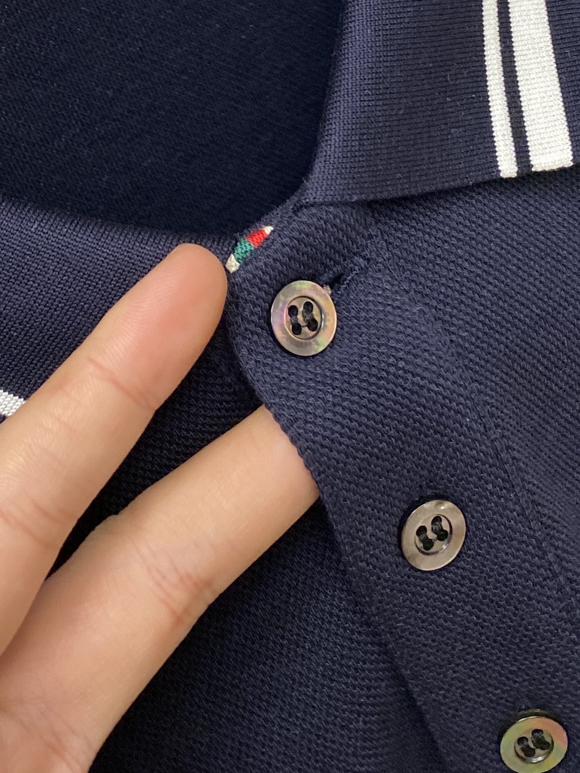 古奇、2025新品长袖卫衣，帅气时尚，胸前精致刺绣字母logo，简约百搭款。面料棉 不仅挺括，保持潮流的