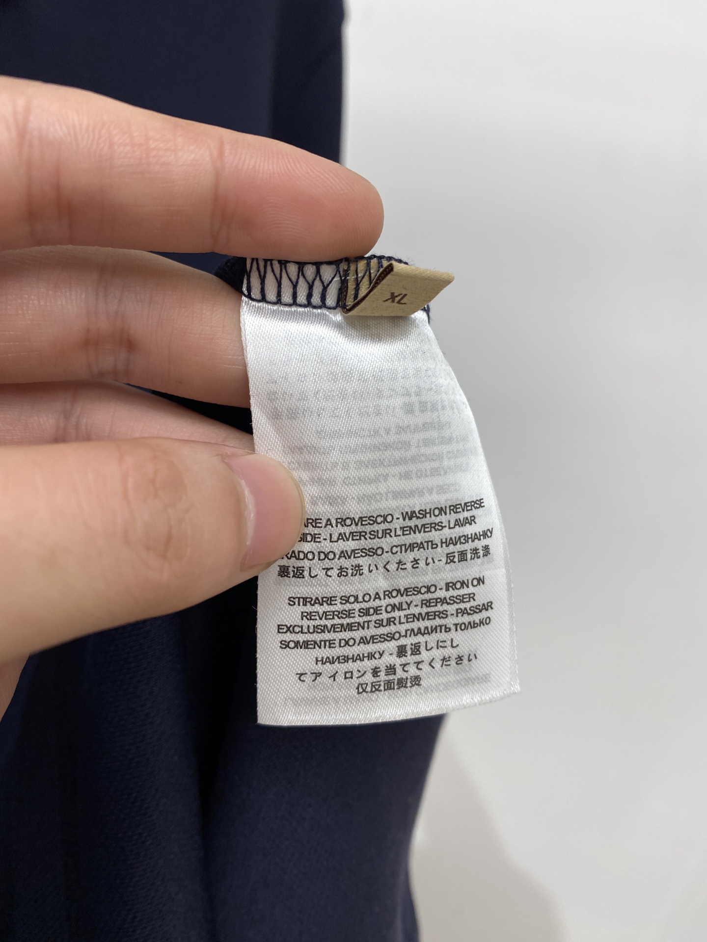 古奇、2025新品长袖卫衣，帅气时尚，胸前精致刺绣字母logo，简约百搭款。面料棉 不仅挺括，保持潮流的