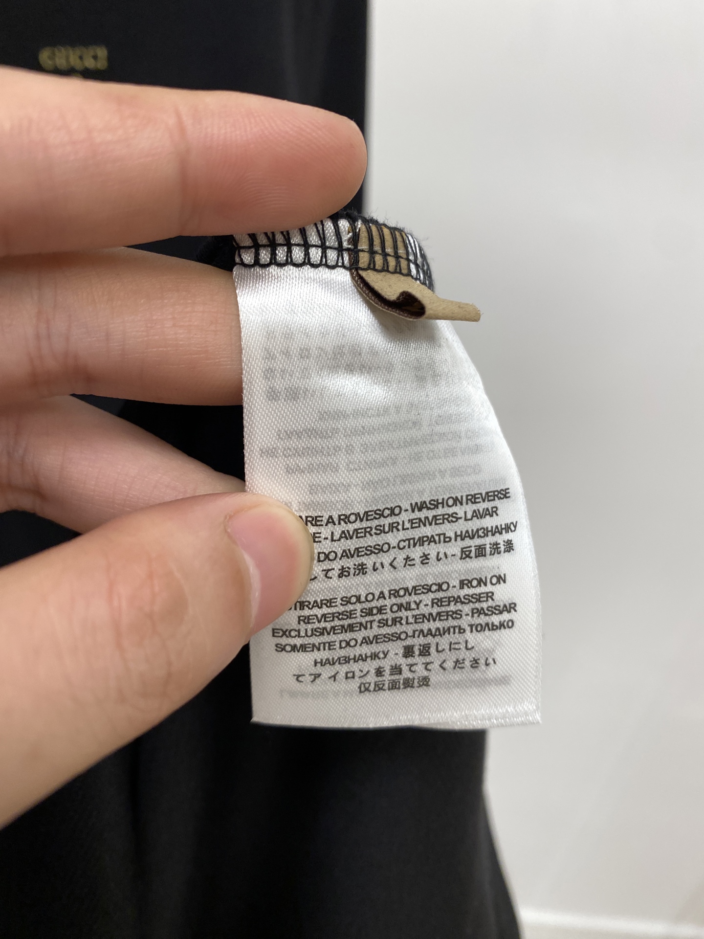 古奇、2025新品长袖卫衣，帅气时尚，胸前精致刺绣字母图案logo，简约百搭款。面料棉 不仅挺括，保持潮