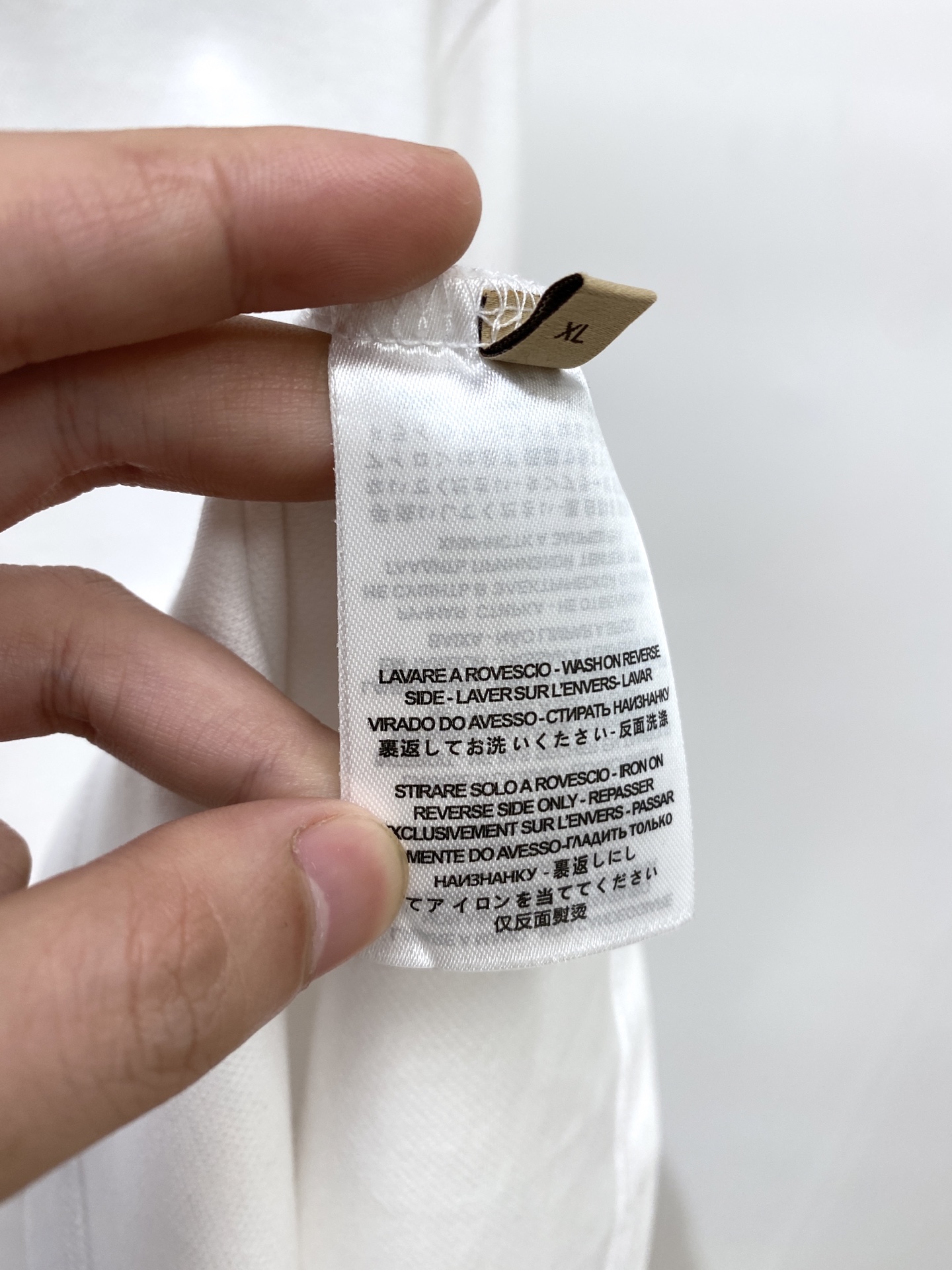 古奇、2025新品长袖卫衣，帅气时尚，胸前精致刺绣图案logo，简约百搭款。面料棉 不仅挺括，保持潮流的