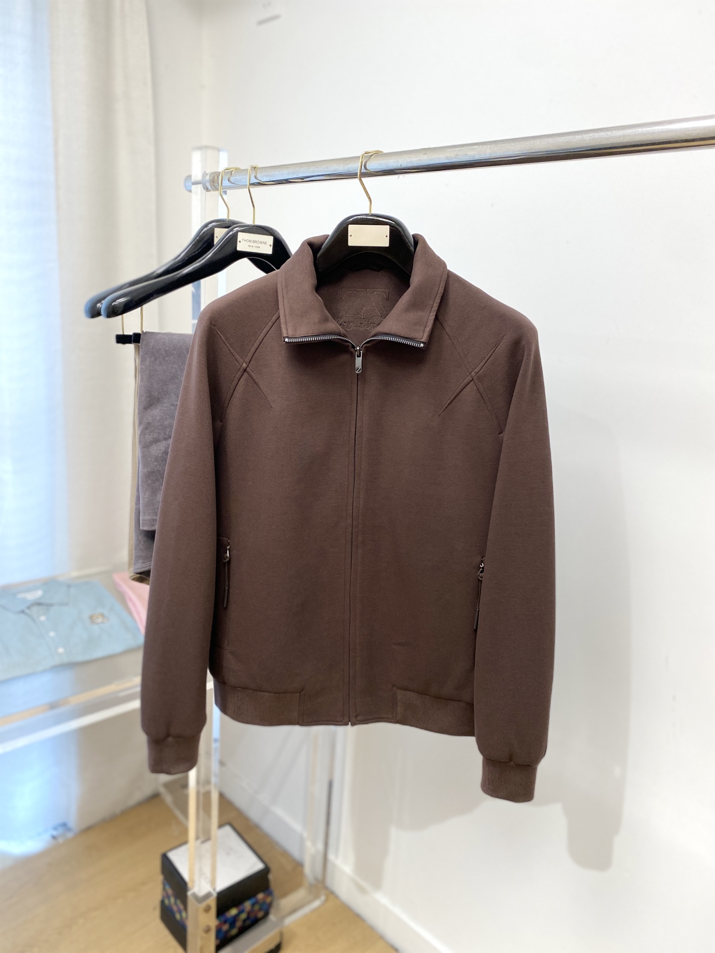 NO:600117,Zegna, 2025 new jackets, fashionable and handsome, simple and versatile, original hardware accessories logo, customized original fabrics, not only crisp and trendy silhouette, but also comfortable to wear, more delicate yarn weaving, size M-3XL,,zegna,jackets & coats,jackets & coats,alexander wang19860909杰尼亚、2025新品夹克外套,时尚帅气,简约百搭款,原版五金辅料logo,定制原版面料,不仅挺括,保持潮流的廓形,又穿着舒适,纱织更细腻,码数M-3XL,,zegna,jackets & coats,jackets & coats,alexander wang,Men's clothing