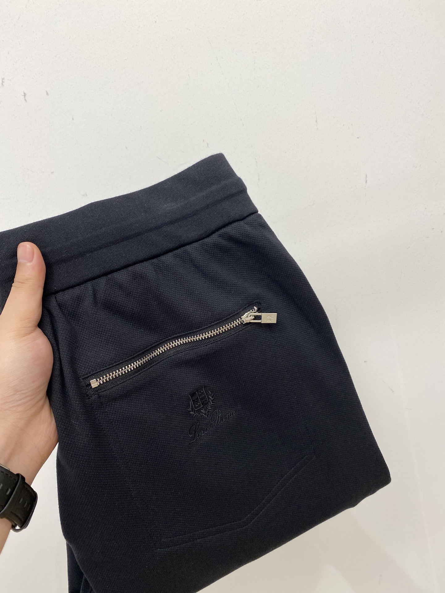 NO:527958,LP, 2025 hot casual pants, high elasticity and slimming, simple and versatile, with fine workmanship, every needle can be seen attentively. Many celebrities and internet celebrities love the most, lengthen their body proportions!  Micro-spin ^_^Comfortable fabric Details M-3XL, loro piana, alexander wang19860909LP、2025爆款休闲裤 高弹显瘦必爆简约百搭爆款,做工精细,每一针都看得到用心,超多明星网红最爱 拉长身材比例哦！微弹 ^_^舒适面料 细节体码数M-3XL,,loro piana,alexander wang,Men's clothing