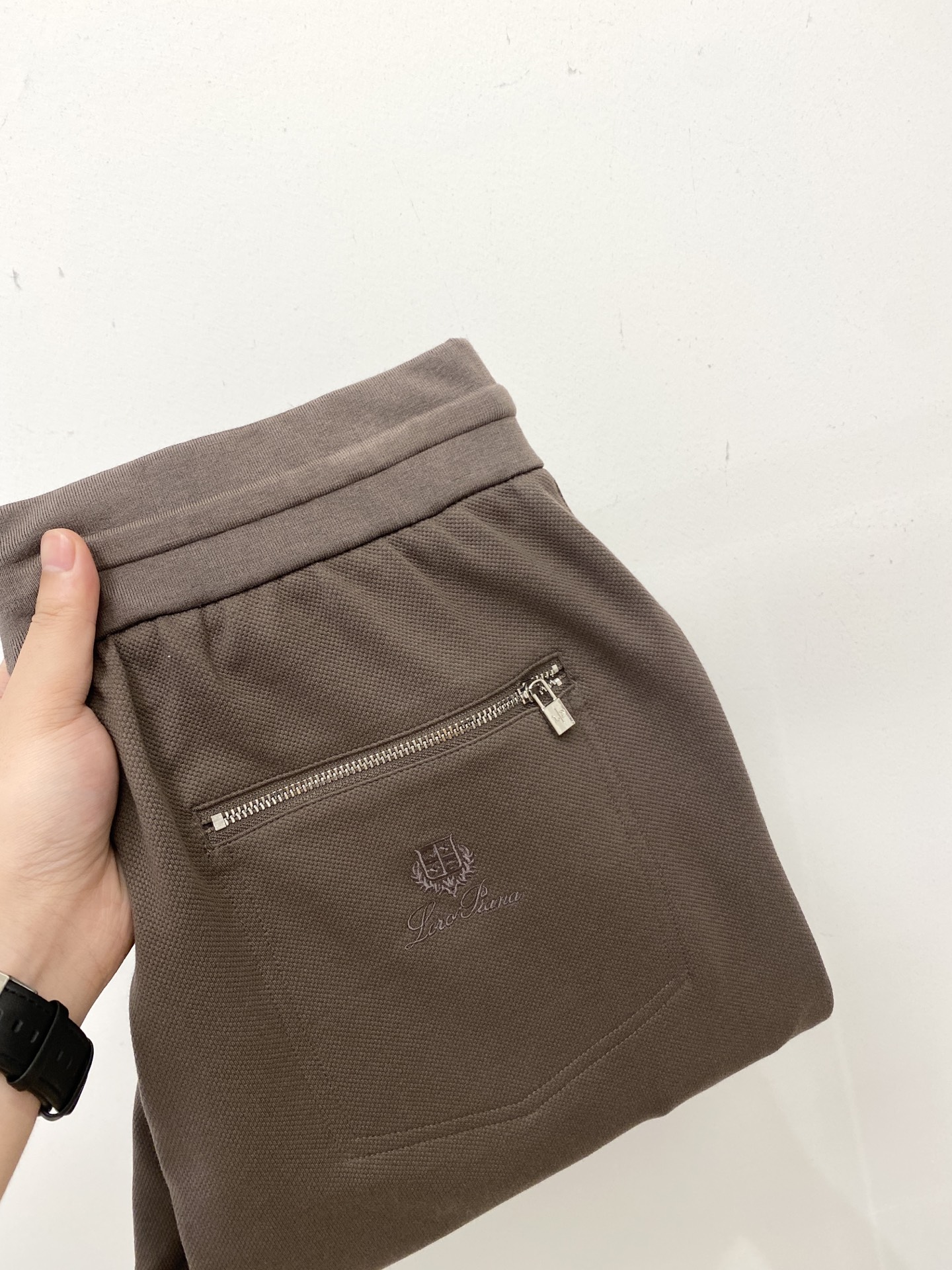 NO:527956,LP, 2025 hot casual pants, high elasticity and slimming, simple and versatile, with fine workmanship, every needle can be seen attentively. Many celebrities and internet celebrities love the most, lengthen their body proportions!  Micro-spin ^_^ Comfortable fabric Details M-3XL., loro piana, alexander wang19860909LP、2025爆款休闲裤 高弹显瘦必爆简约百搭爆款,做工精细,每一针都看得到用心,超多明星网红最爱 拉长身材比例哦！微弹 ^_^舒适面料 细节体码数M-3XL.,,loro piana,alexander wang,Men's clothing