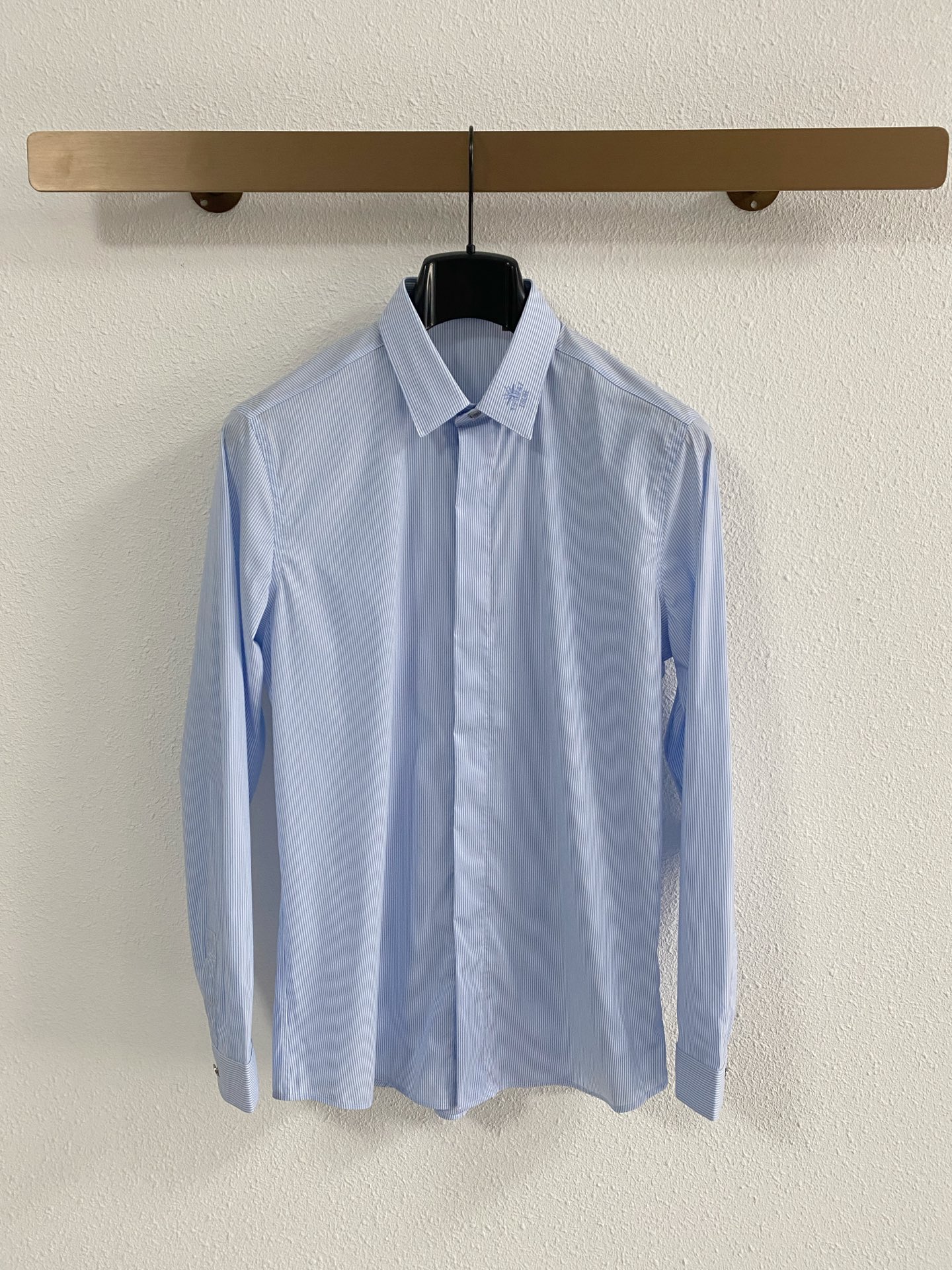 NO:526730,Dior 2025 new shirt, fashionable and handsome, simple and versatile, customized original fabric, not only crisp, maintains the trendy silhouette, but also comfortable to wear, the yarn weaving is more delicate, the number M-3XL, dior, shirts, alexander wang19860909迪奥2025新品衬衫,时尚帅气,简约百搭款,定制原版面料,不仅挺括,保持潮流的廓形,又穿着舒适,纱织更细腻,码数M-3XL,,dior,shirts,alexander wang,Men's clothing