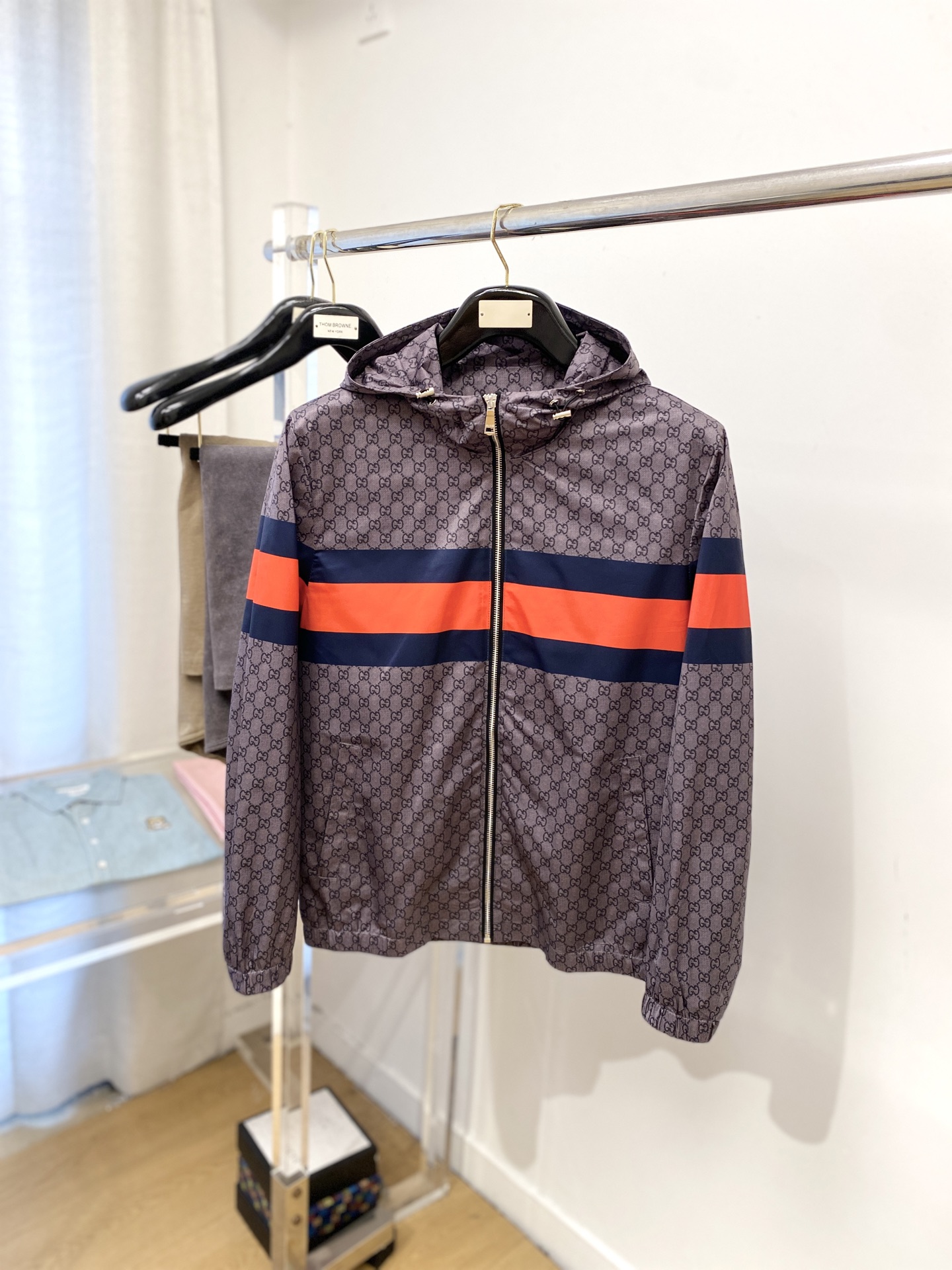 NO:529280,Guqi, 2025 new jacket jacket, fashionable and handsome, simple and versatile, top digital positioned printed letter logo, customized original fabric, not only crisp, maintains the trendy silhouette, and is comfortable to wear, and the yarn is more delicate, code M-3XL,, jackets & coats, jackets & coats, alexander wang19860909古奇、2025新品夹克外套,时尚帅气,简约百搭款,顶级数码定位印花字母logo,定制原版面料,不仅挺括,保持潮流的廓形,又穿着舒适,纱织更细腻,码数M-3XL,,jackets & coats,jackets & coats,alexander wang,Men's clothing